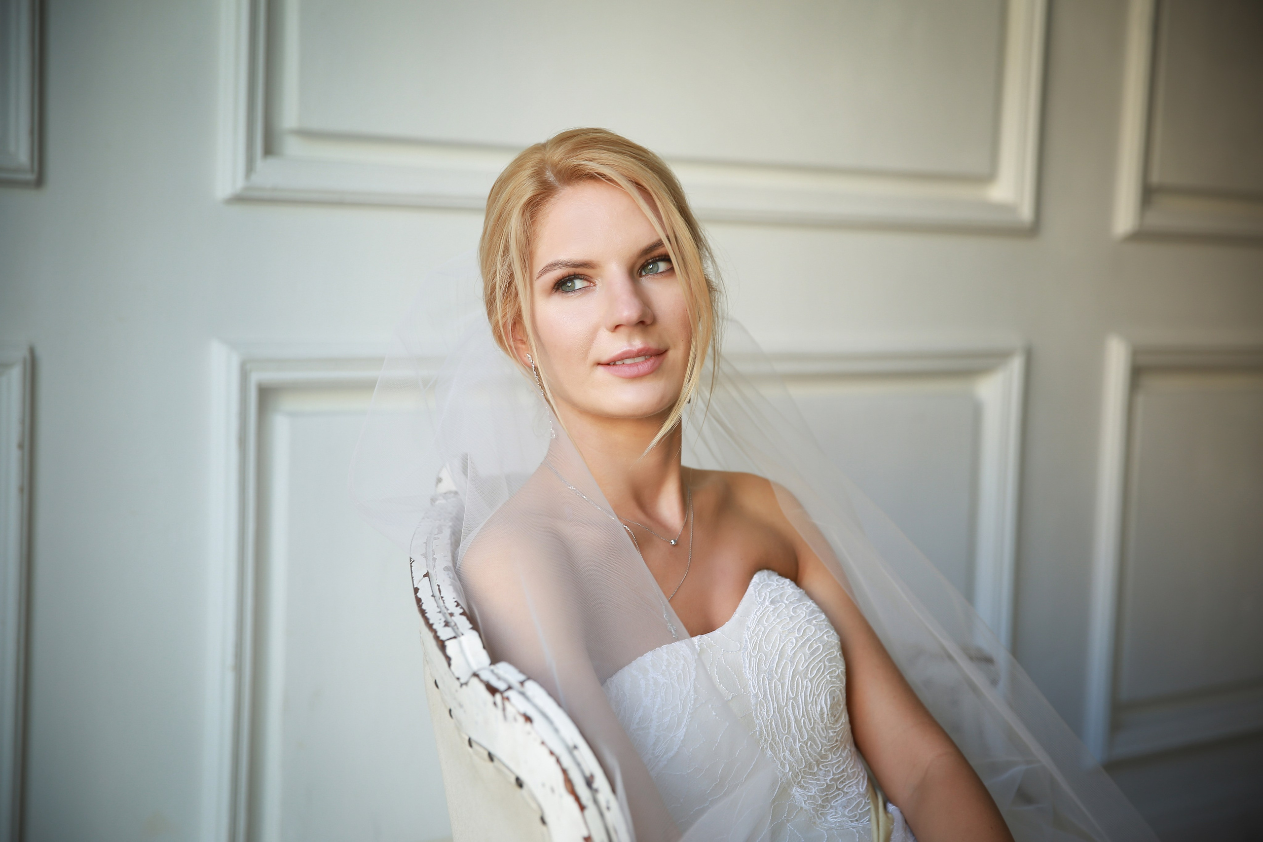 Осенняя свадебная фотосессия Елены и Евгения в сердце Москвы. Фотограф в Москве Владимир Осиченко — портреты, мероприятия, репортажи