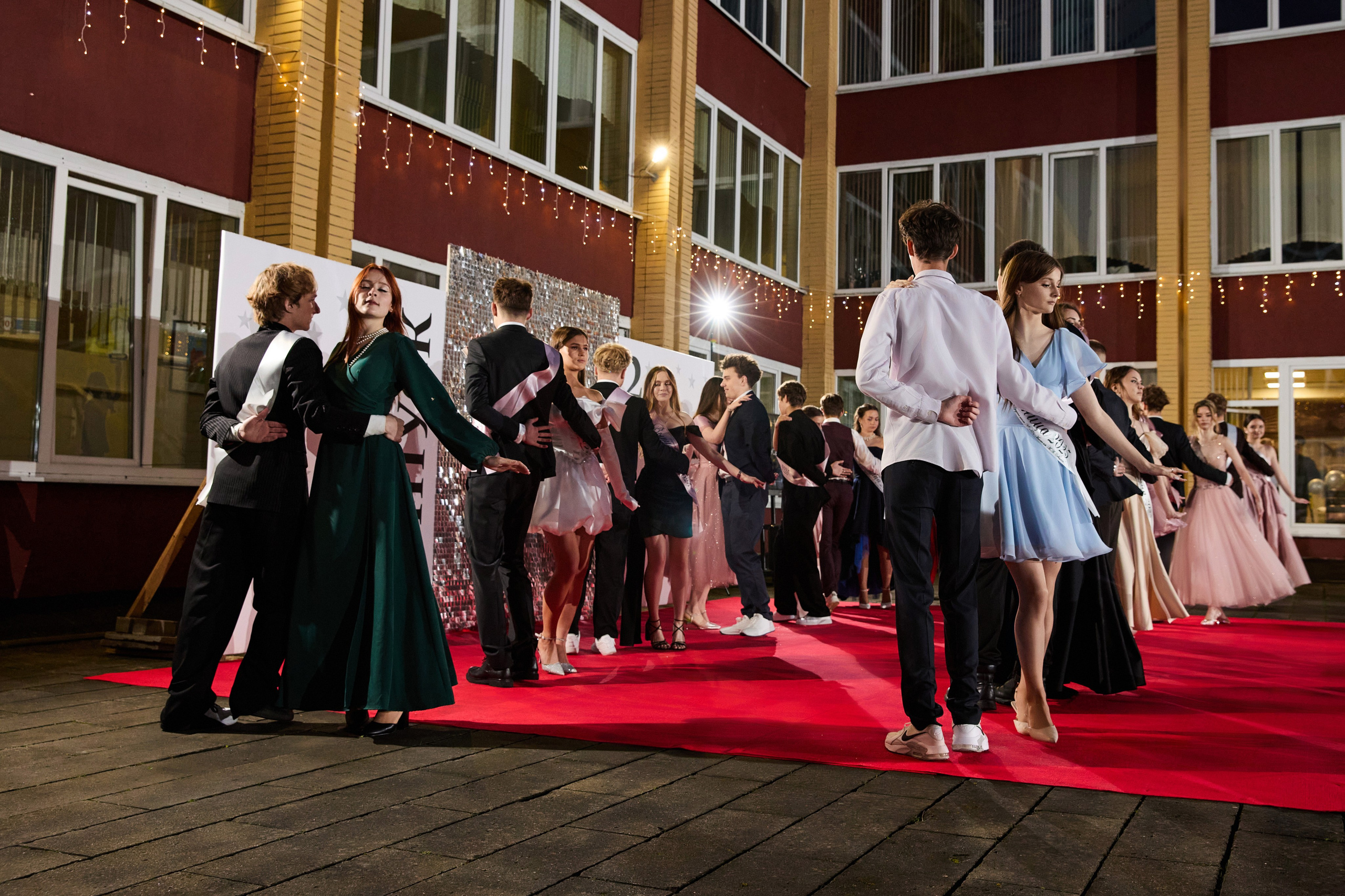 Выпускной 11 класс. Свадебная, репортажная фотосъемка и видеосъемка в Минске. Илья и Юлия Ширмановы. Фотограф | Видеограф | Минск