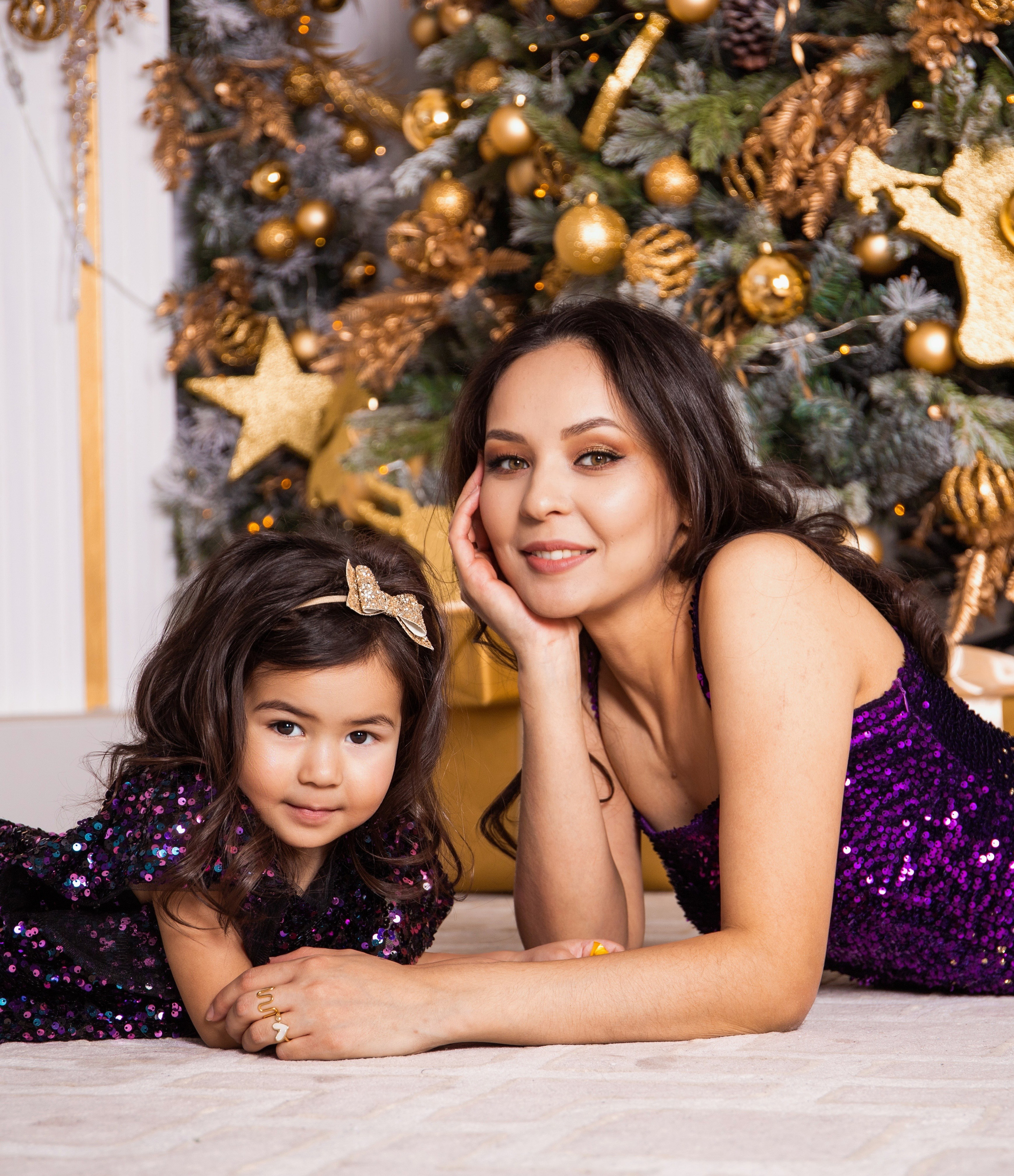 Мама с дочкой новогодняя съемка в студии. Свадебный и семейный фотограф в Москве Мила Широких