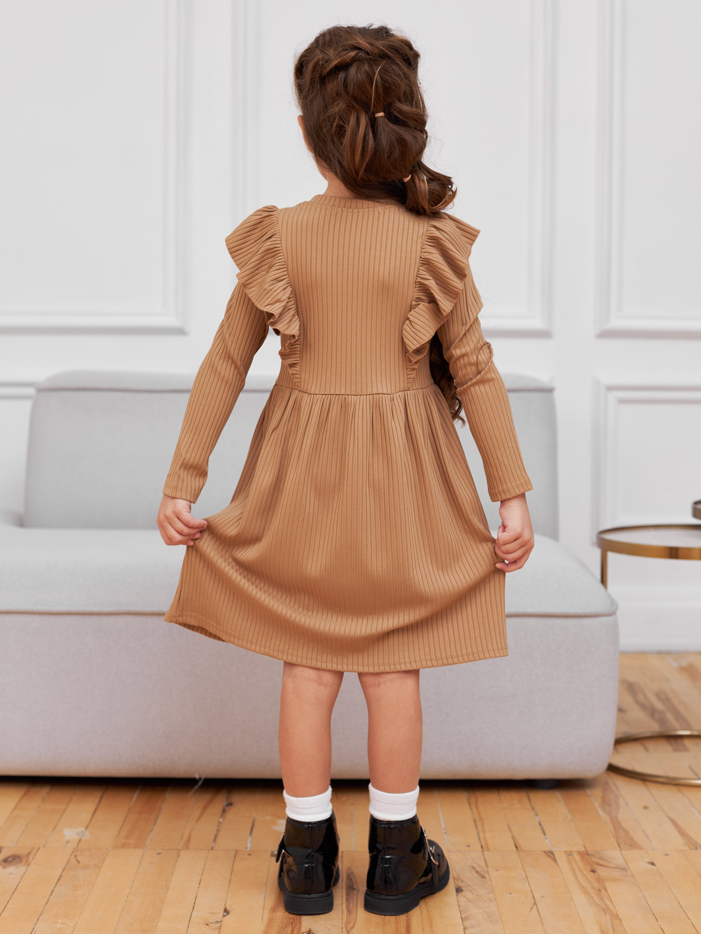 Фотосъемка платьев для девочек Екатеринбург Wildberries ВБ Ozon Озон фотосессия детей Екб заказать цена фотосъемка товара WB детское платье. Фотограф Екатеринбург Анастасия Жерновская | Маркетплейсы и нейрофото