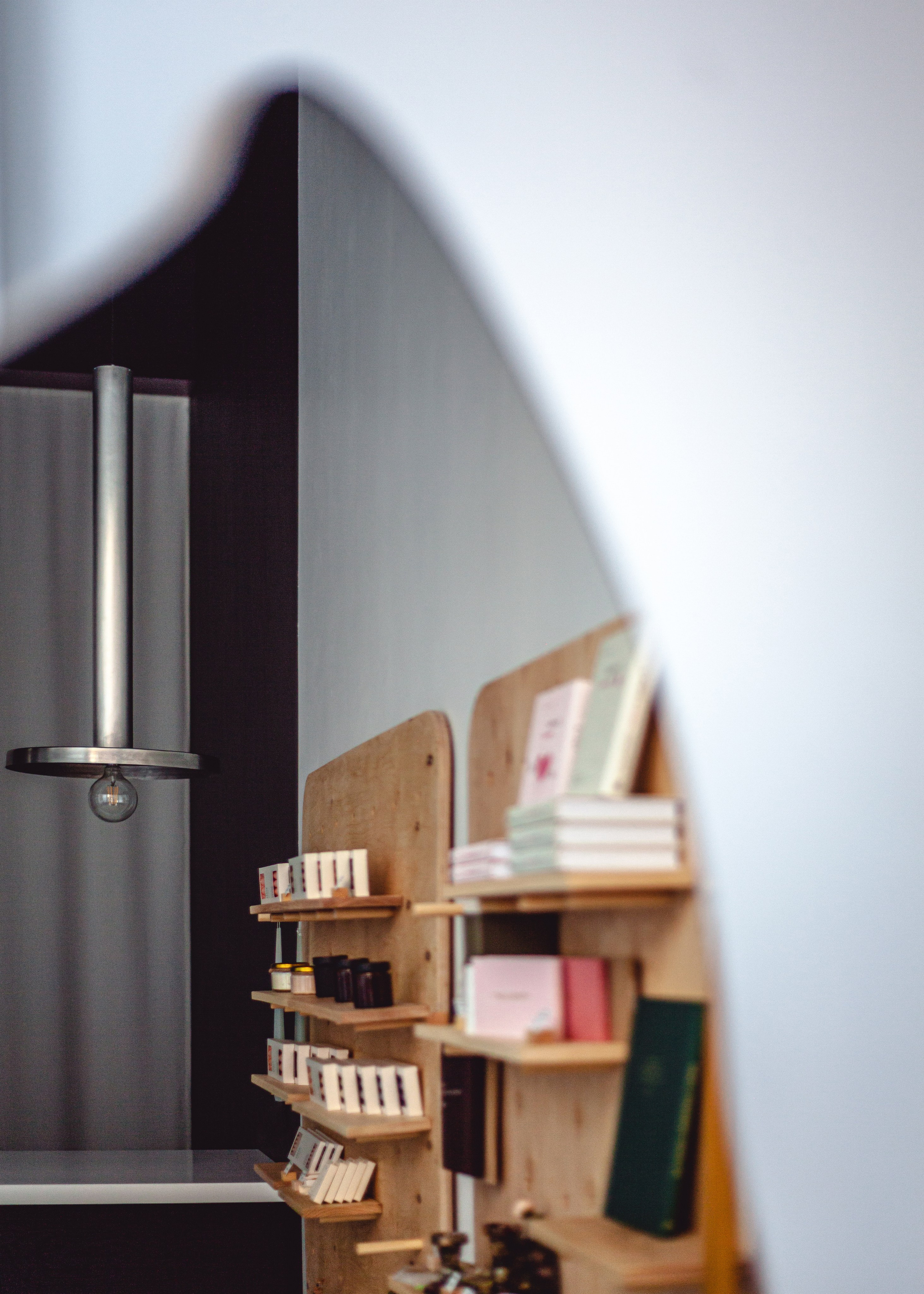 Корнер упаковки подарков Paper Yes Paper. Дизайнер интерьеров