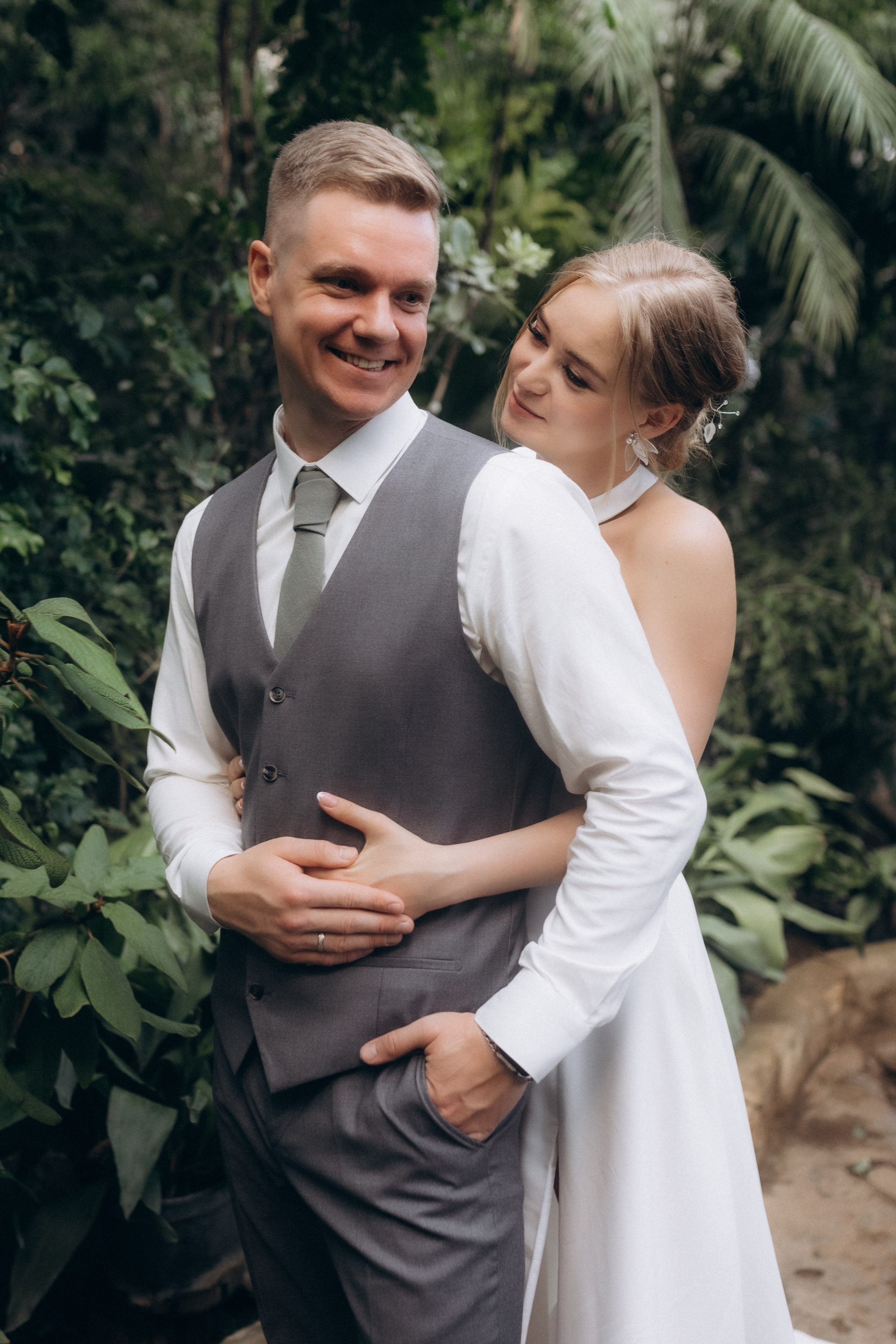 Свадебная фотосессия в Главном Ботаническом саду и в оранжерее. Свадебный фотограф в Москве Мария Крош