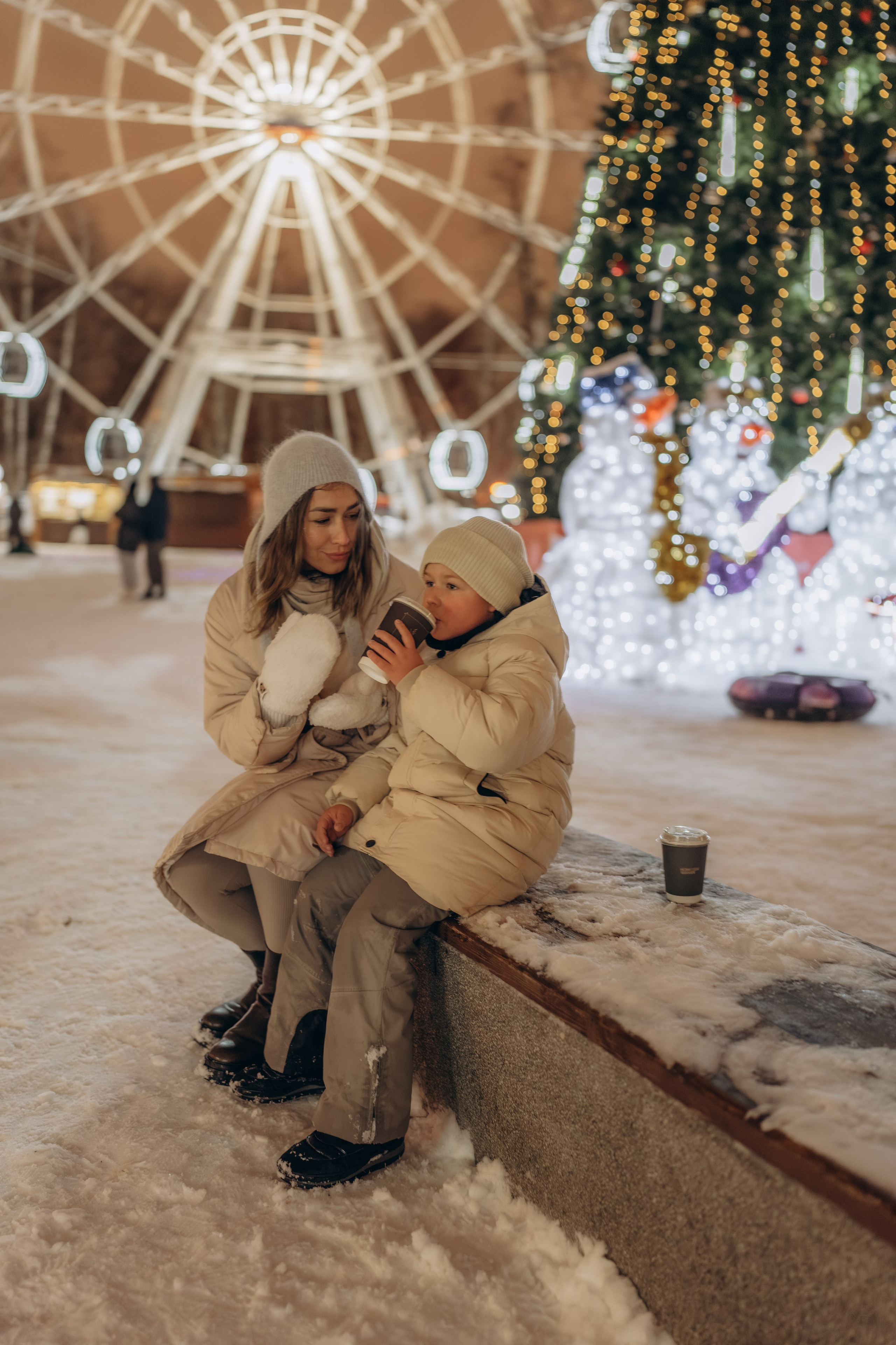 На катке. Семейный фотограф Москва. Фотограф беременности и материнства Москва