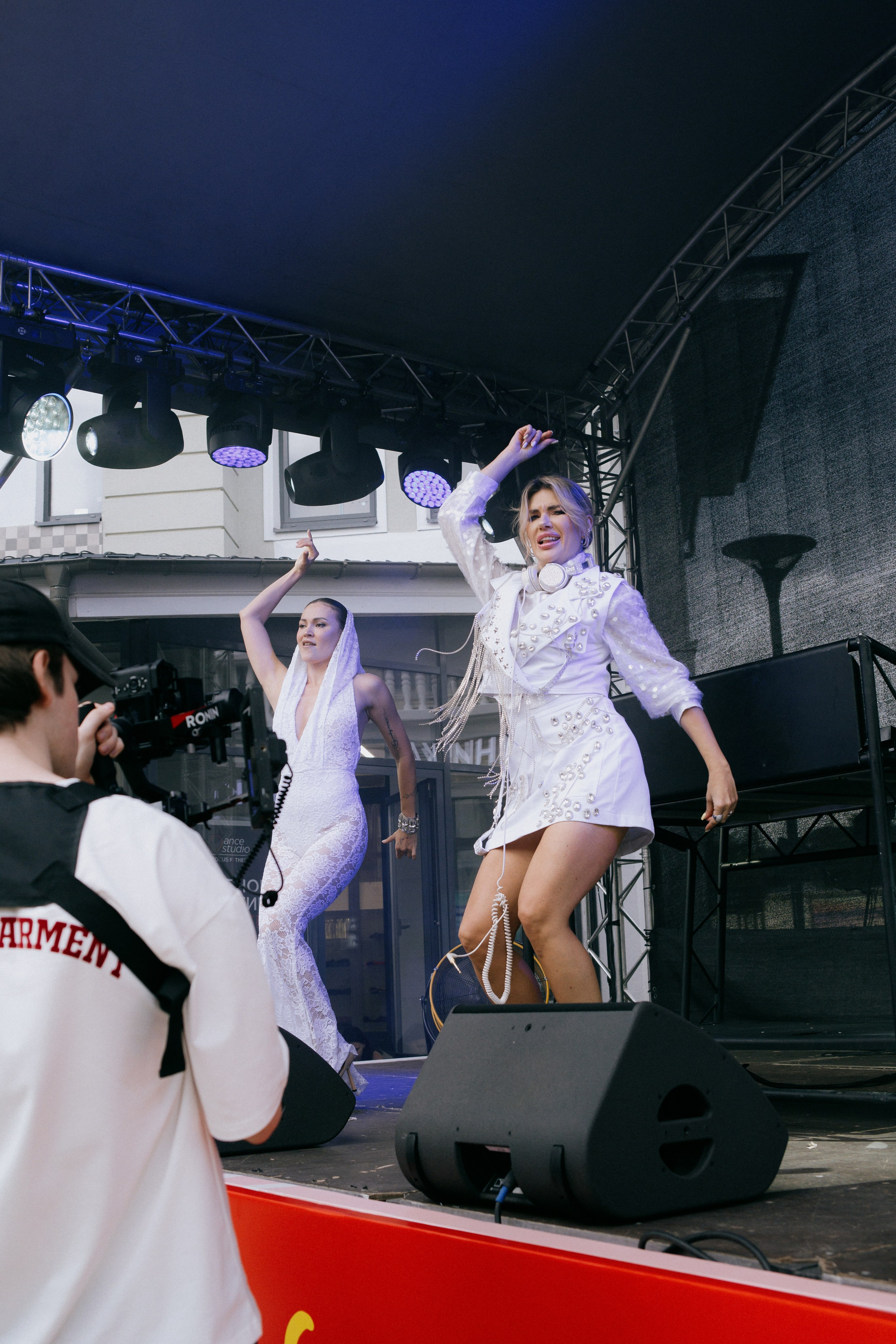 OK Mag SUMMER FEST 2025. Бэкстейдж и репортажный фотограф в Москве Артем Онацко