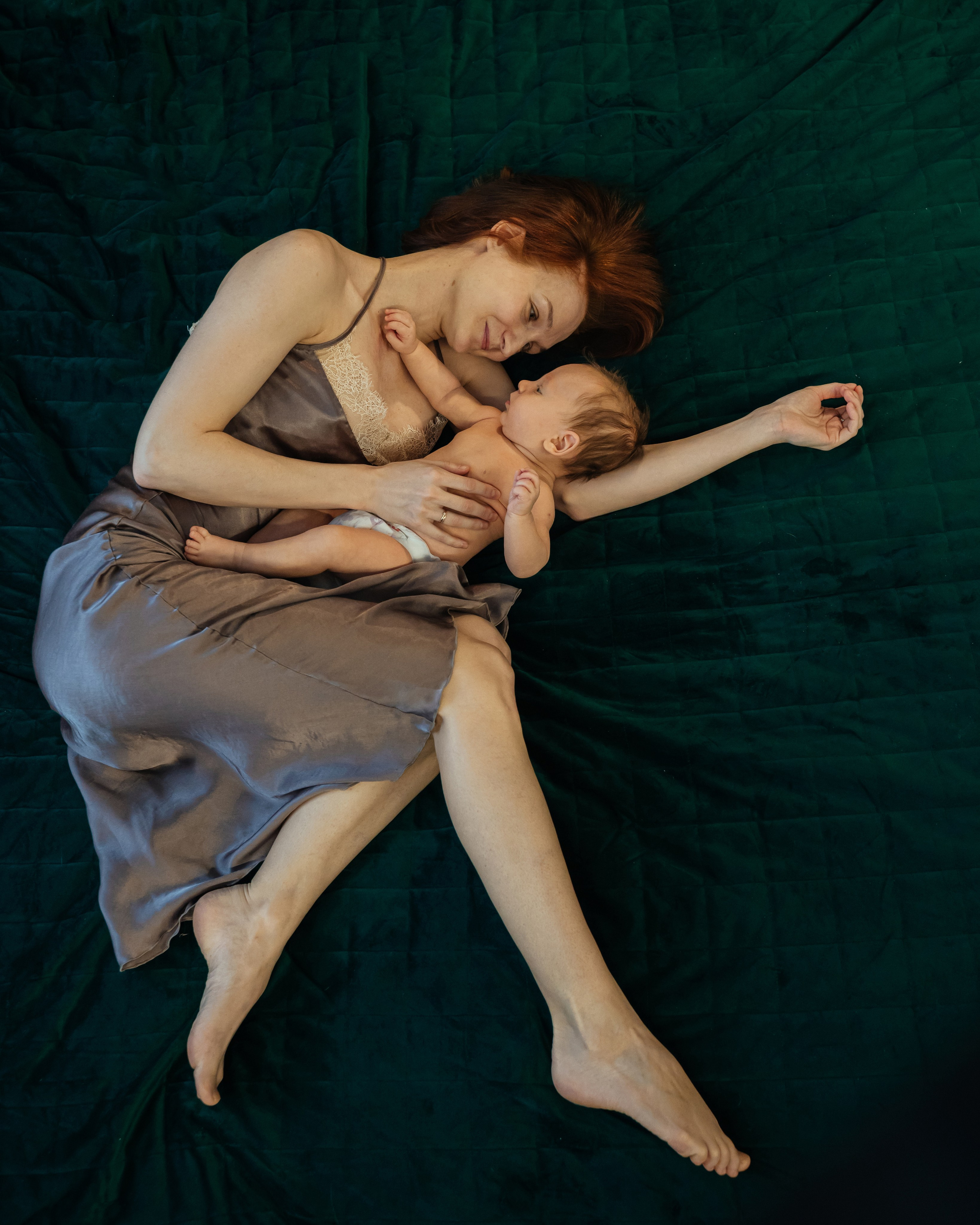 Домашняя семейная фотосессия с новорожденным малышом. Фотограф в Нижневартовске Анна Стрельцова