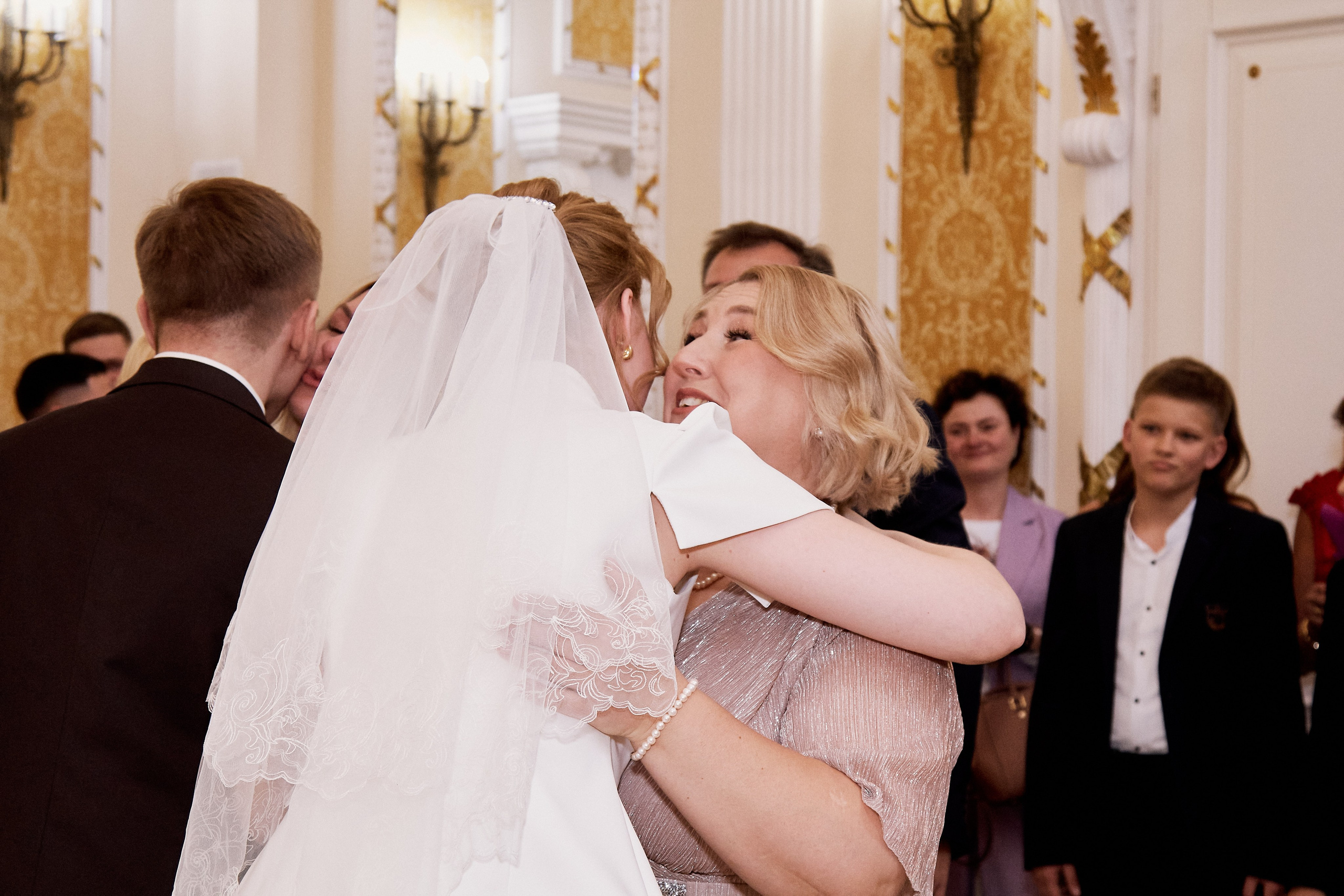 Свадебная роспись в раменском ЗАГСе. Свадебный фотограф в Москве Приятелева Ангелина