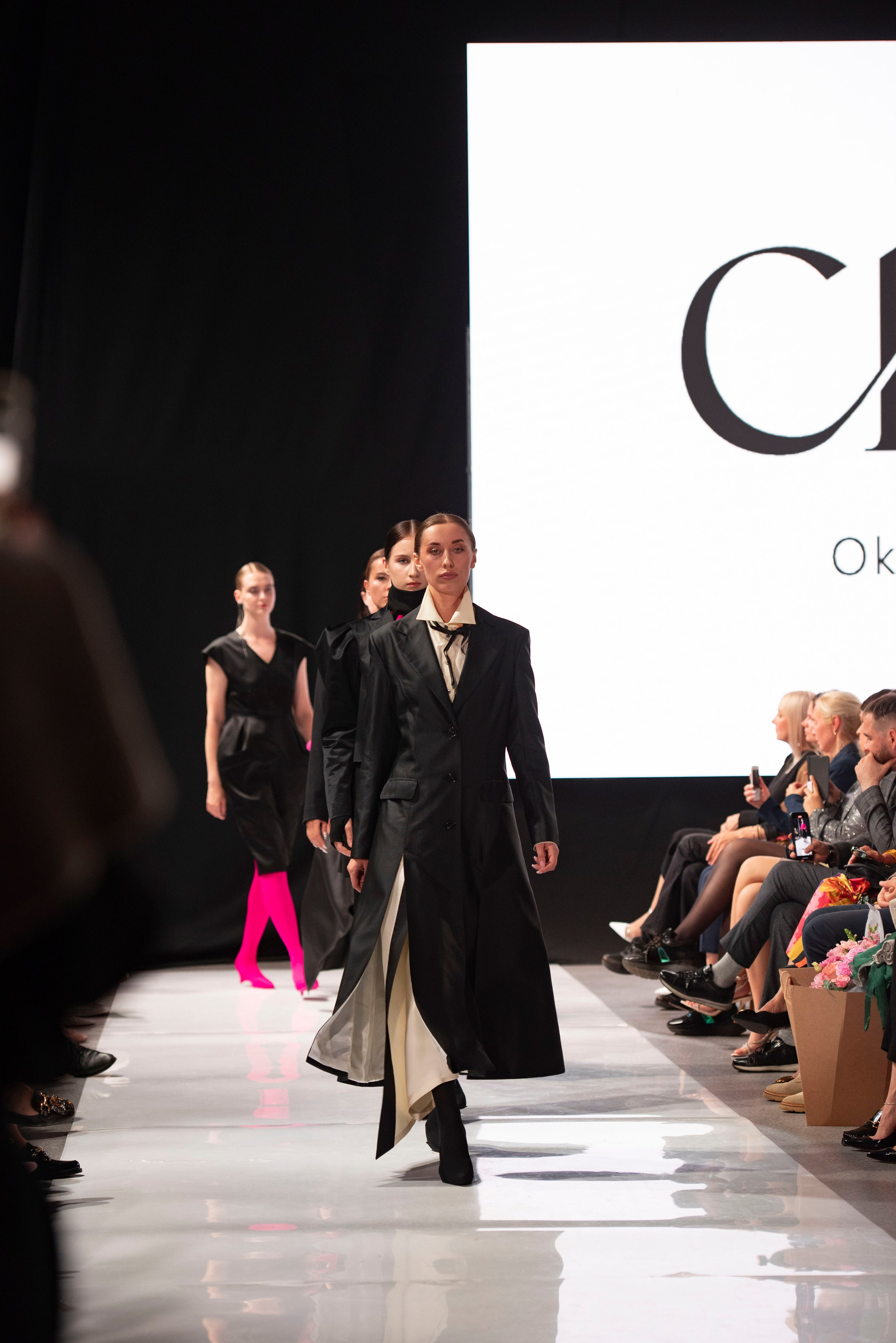 Фотограф на модельный показ. Свадебный, семейный, фэшн фотограф, школьный фотограф в Сочи