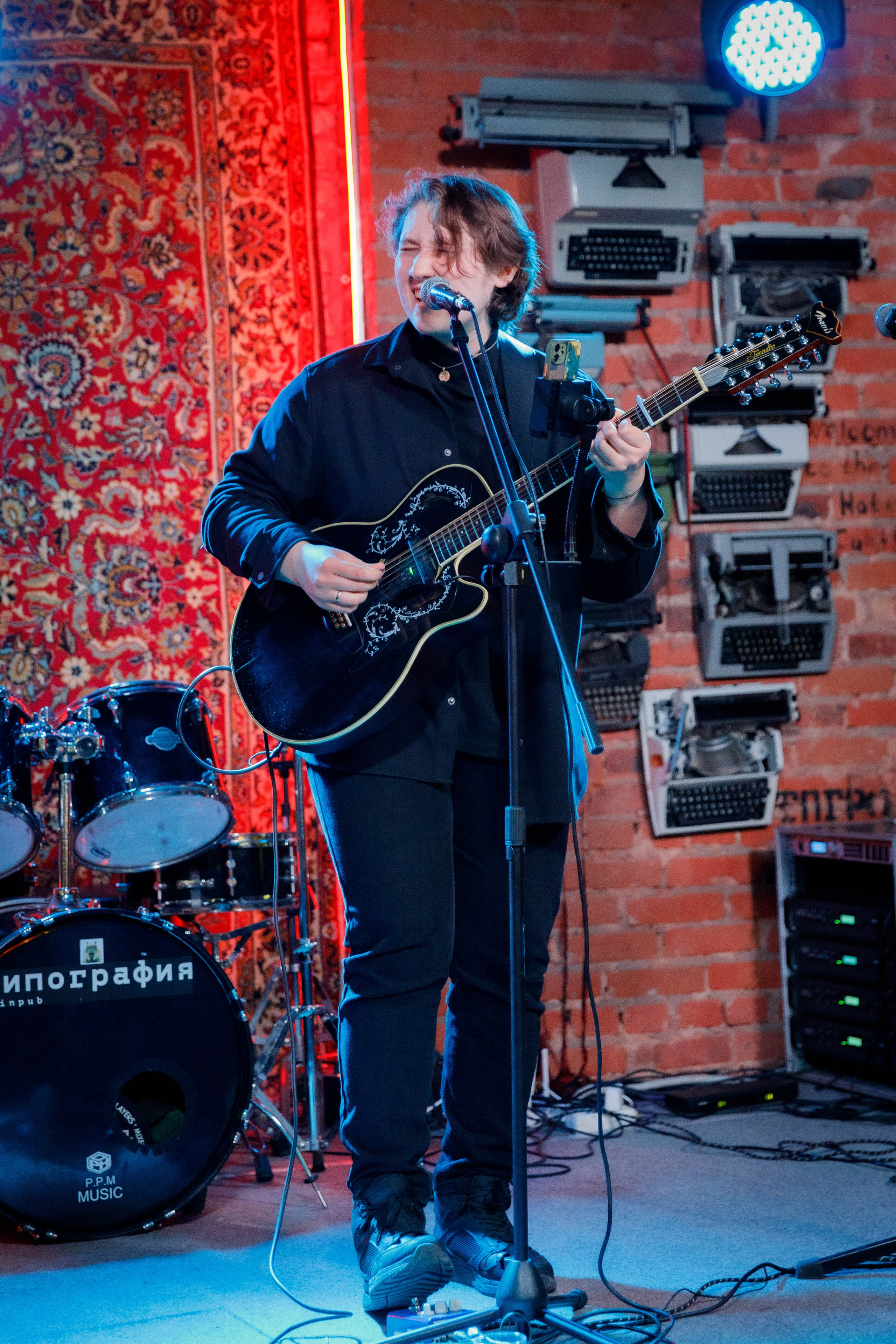 Концерт Огнева и Аня из Питера. Репортажный фотограф в Новосибирске Алена Помазунова