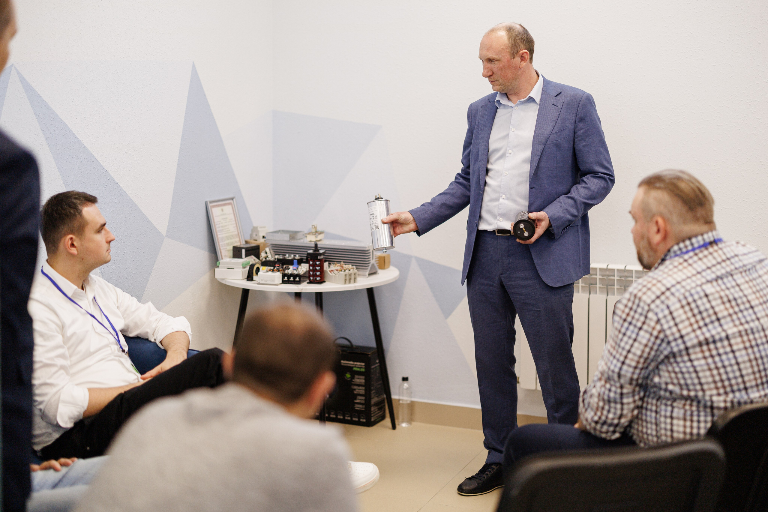 Вольтаг — Экскурсия по производству. Контент для бизнеса в Екатеринбурге Полдень Медиа