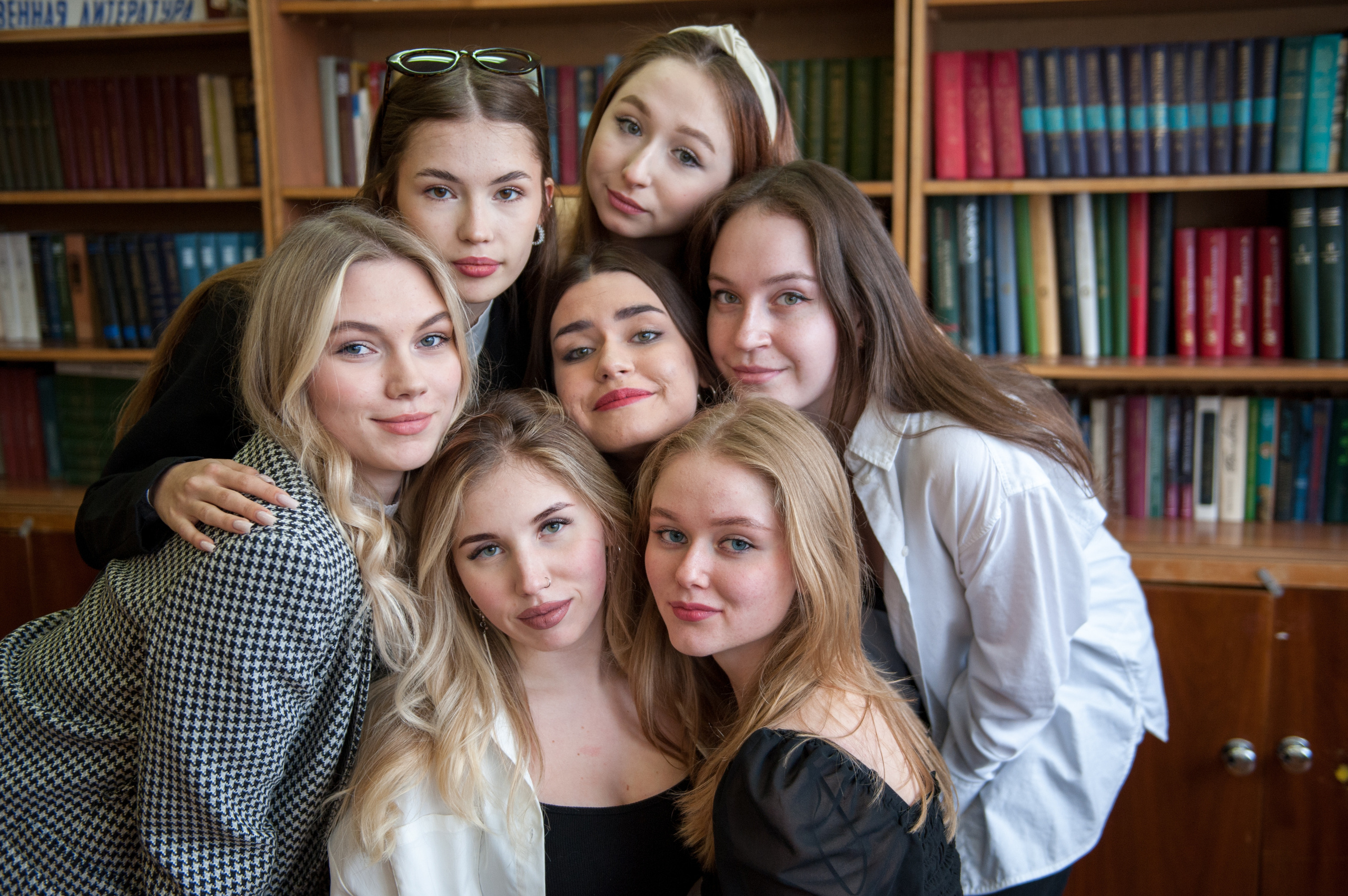 9,11 класс библиотека. Выпускной альбом Чехов, Подольск, Москва