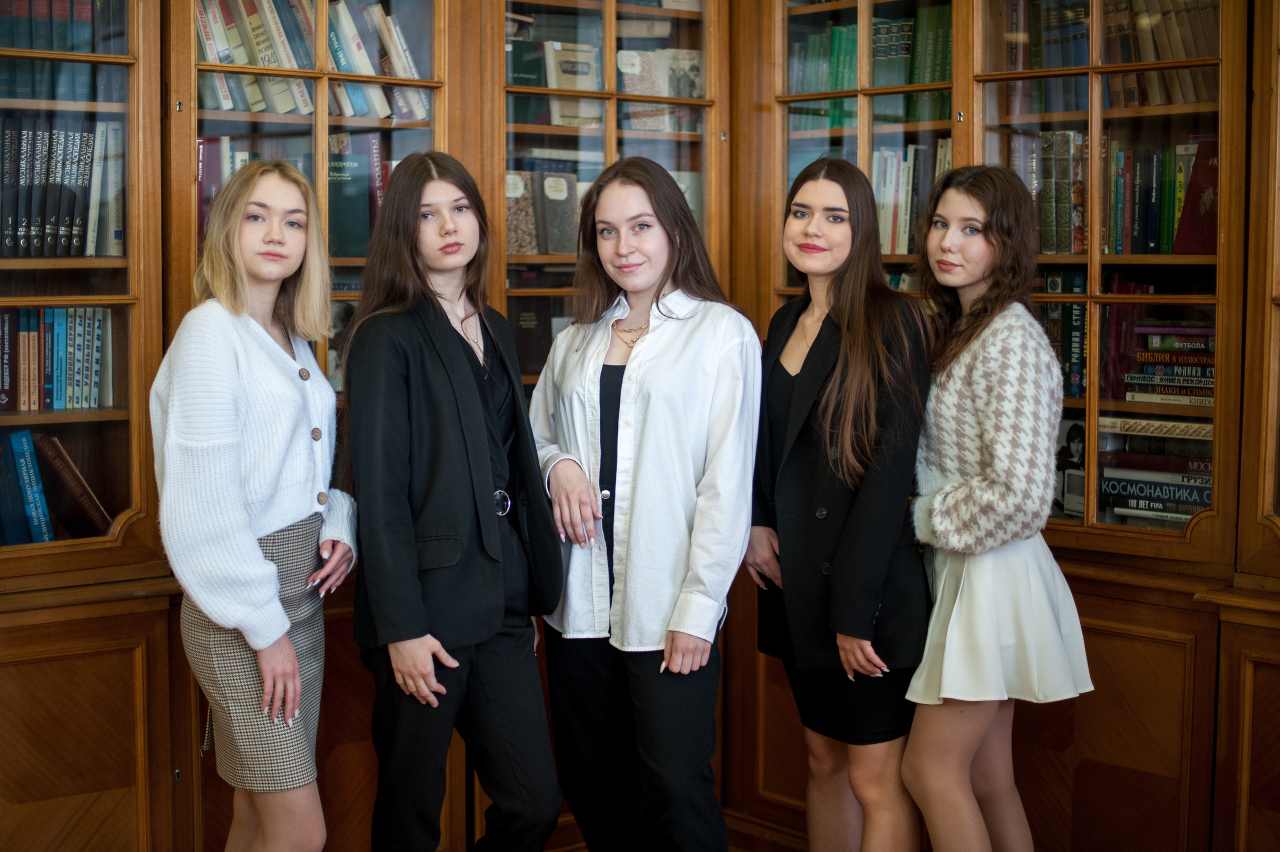 9,11 класс библиотека. Выпускной альбом Чехов, Подольск, Москва