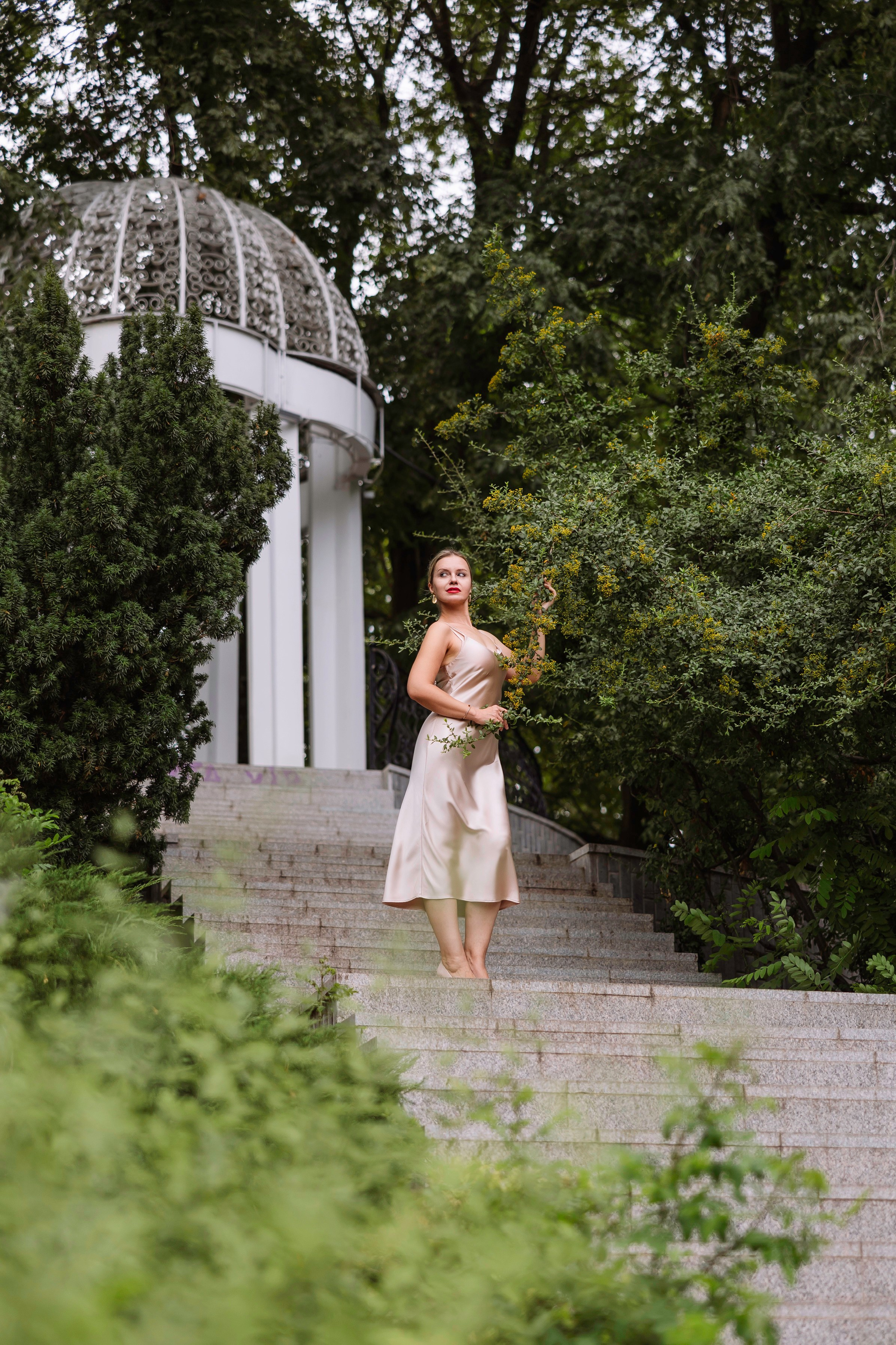 Фотограф Анна Крылова — женская портретная съёмка а парке