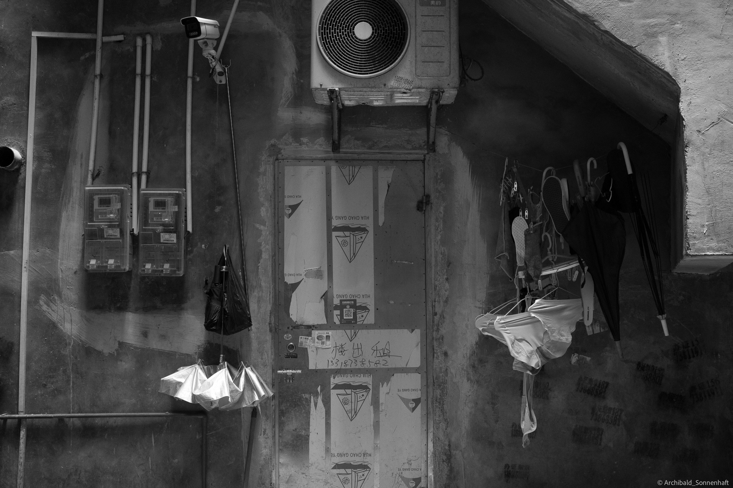 Shipai Urban Village. Photographer in Guangzhou, China. Archibald Sonnenhaft