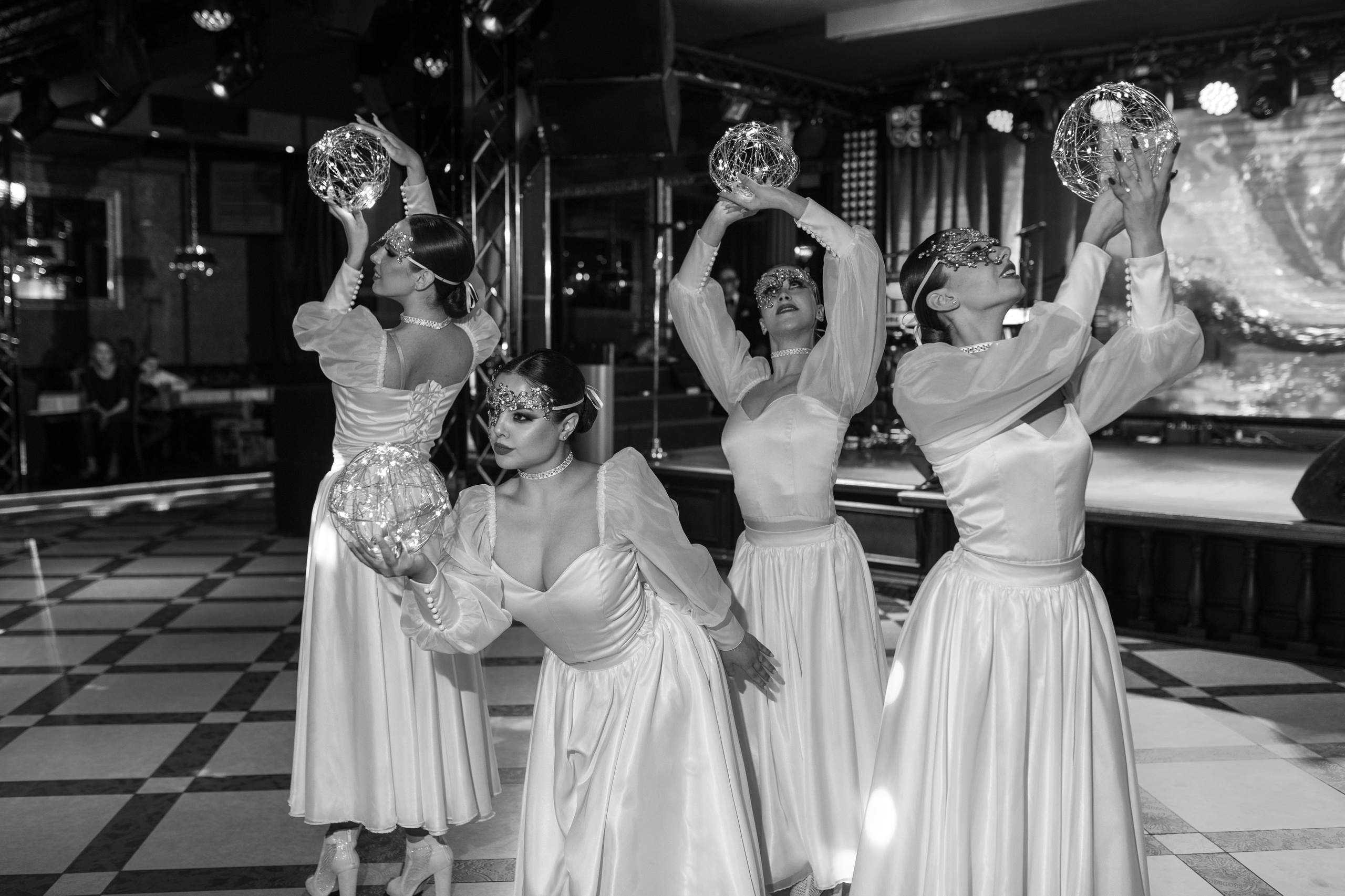 Выступления на банкетных площадках. Танцевальная шоу-группа «GRANAT»