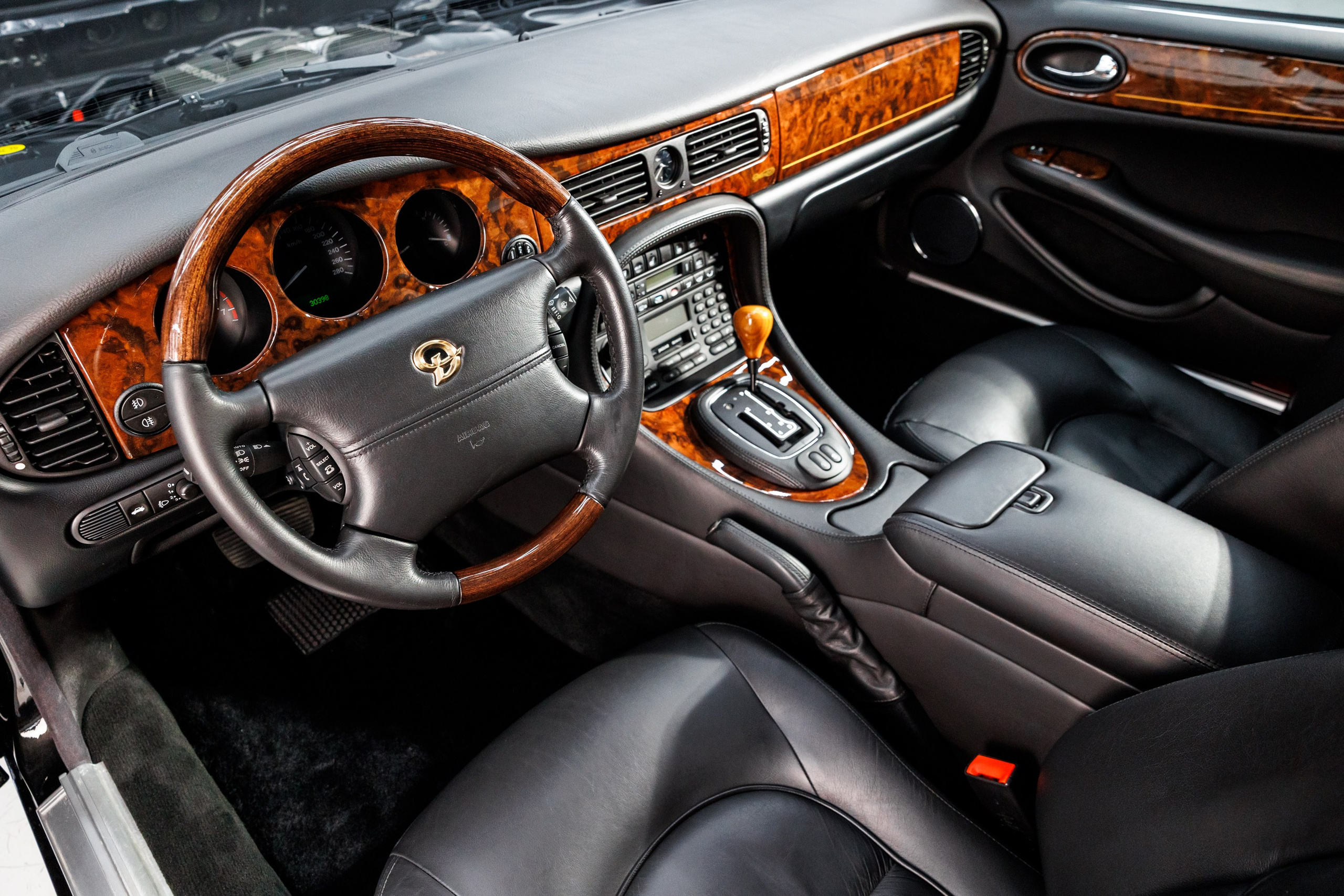 Автомобильная фотосъёмка Daimler Xj8. Фотограф Сергей Лукьянов @xapeton_photo Москва