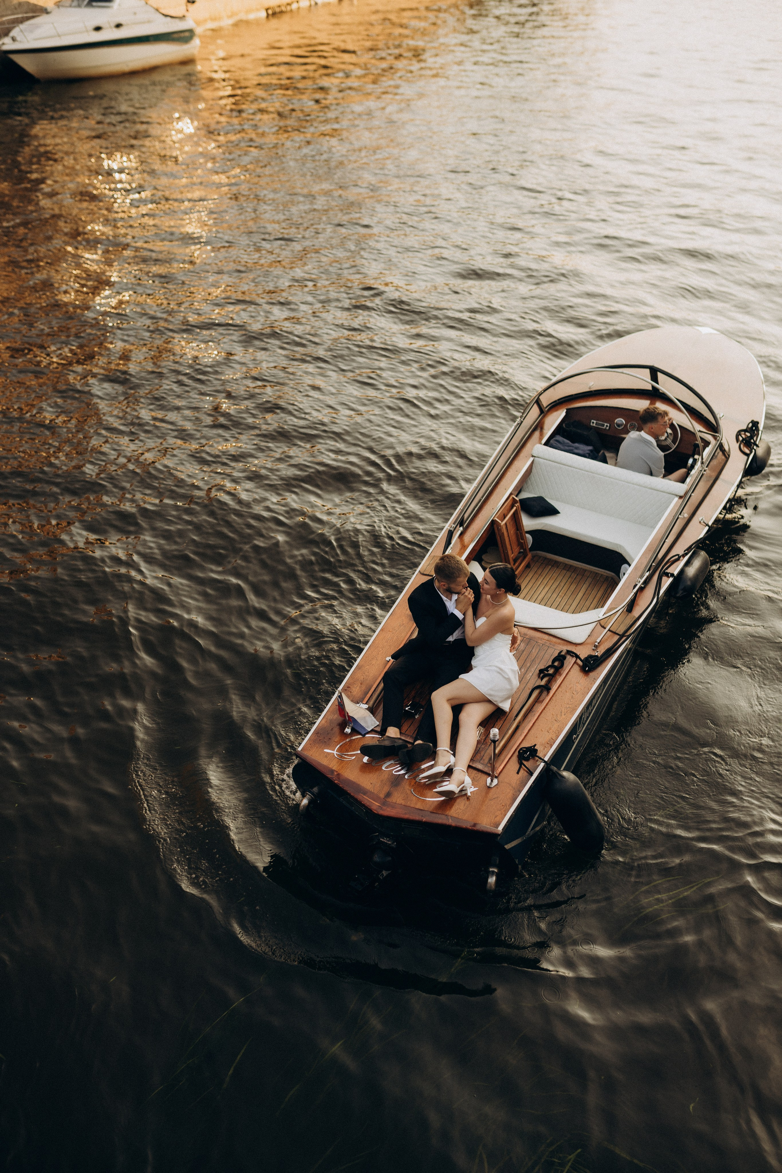 Костя и Лиза|прогулка + катер. Свадебный и love story фотограф в Санкт-Петербурге