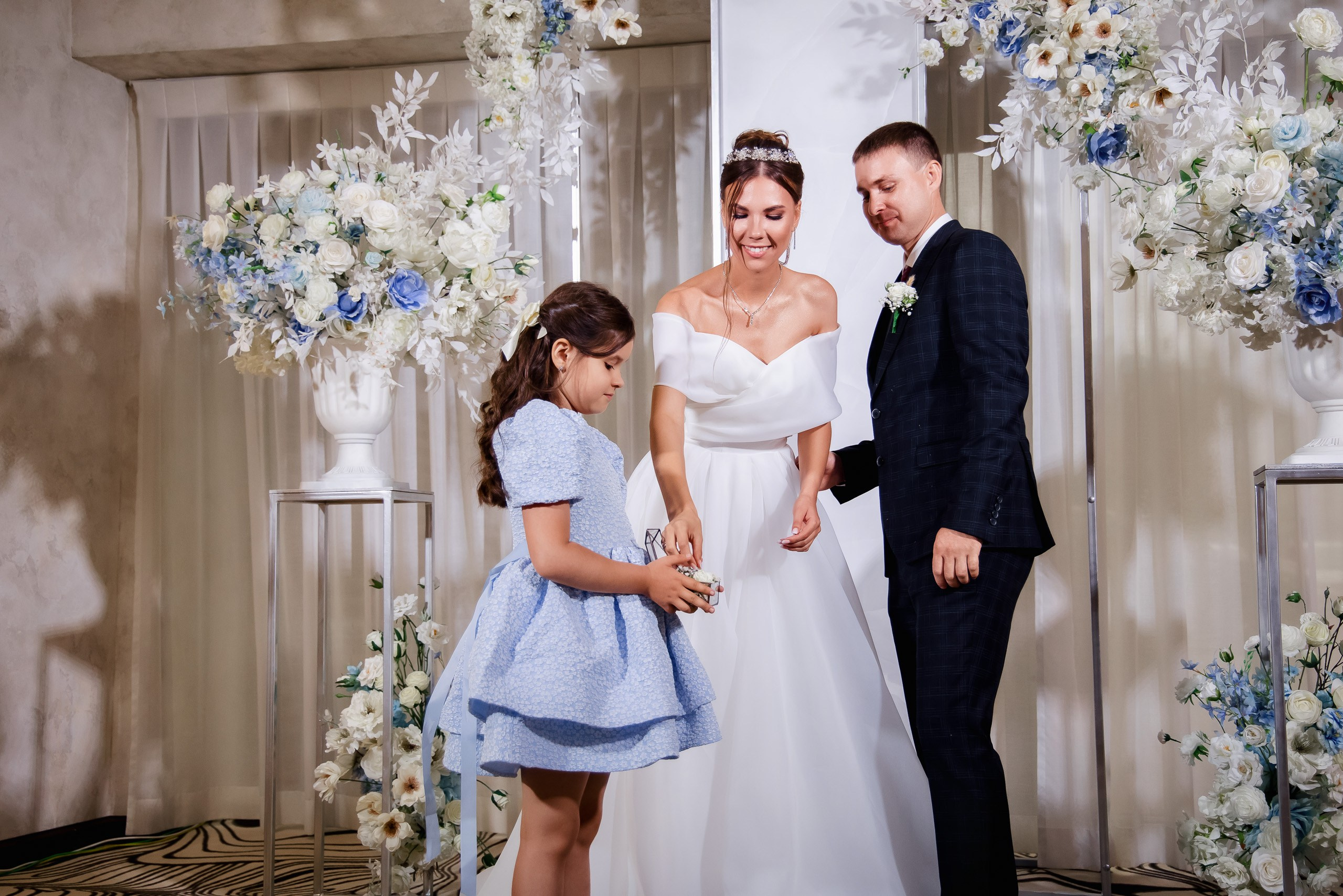 Евгений и Юлия. Совместные сборы. Интурист. Выездная. Фото с Китами. Свадебный фотограф в Хабаровске