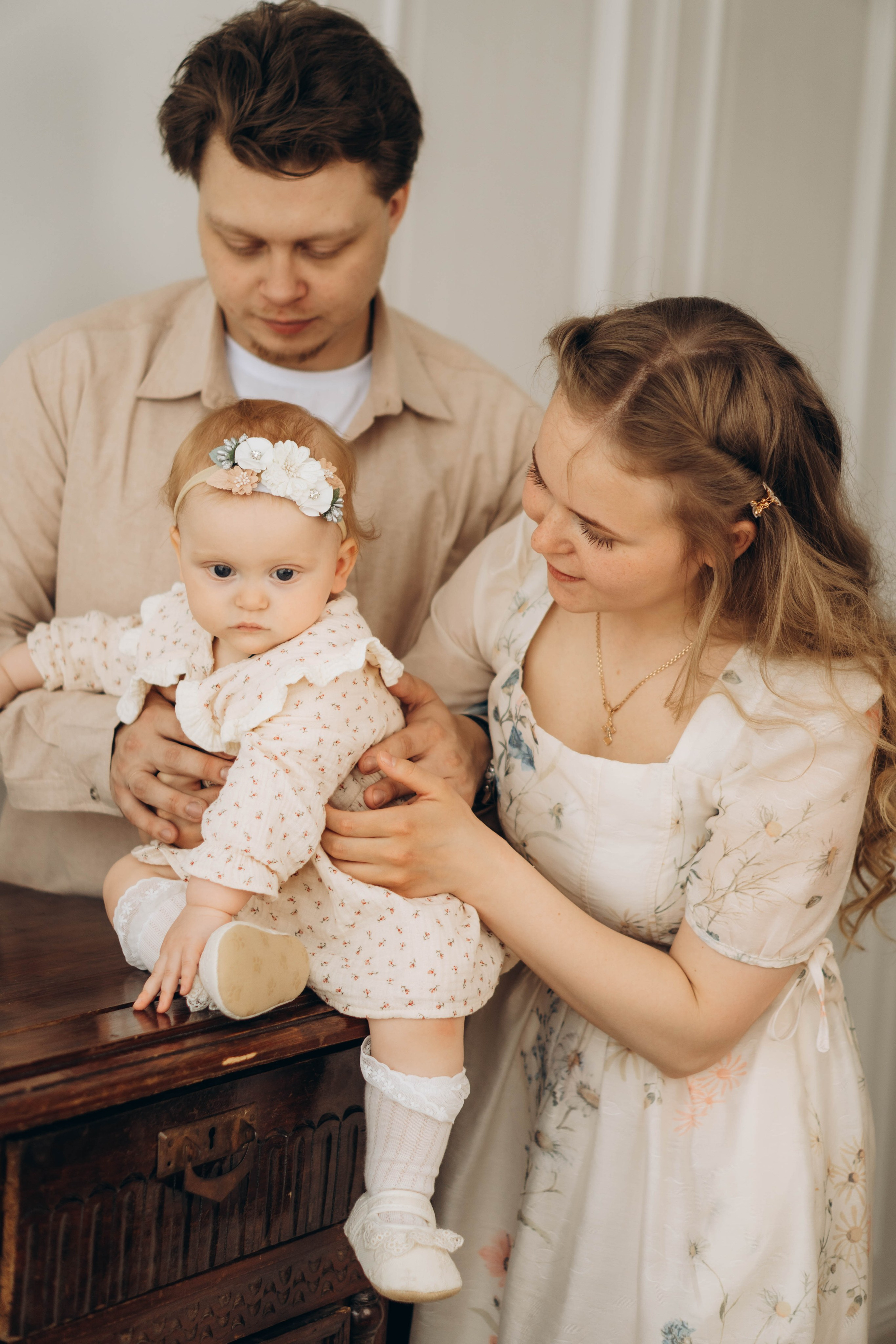Студийная семейная съемка на годик. Фотограф Москва Валерия Веденина