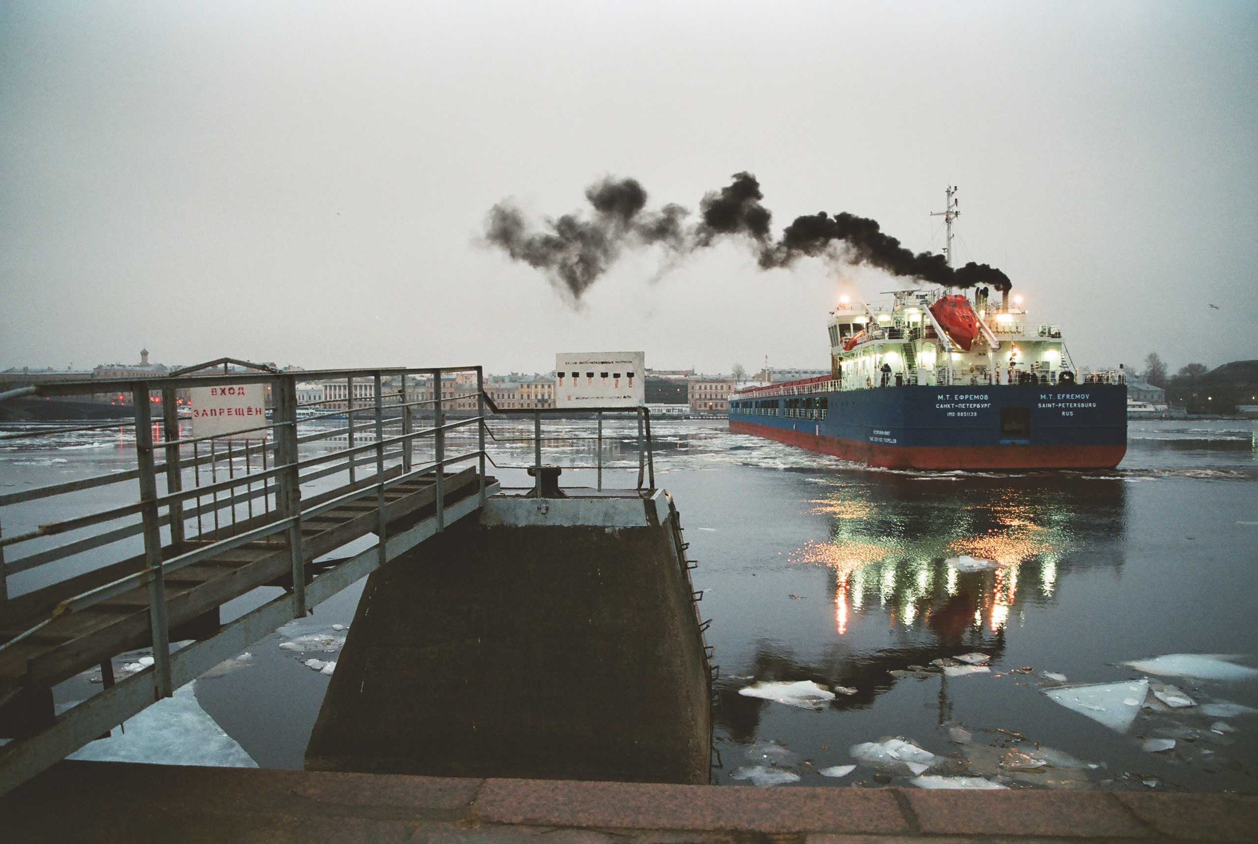 Фотографии цветные. Свадебный и семейный пленочный фотограф в Петербурге Истомина Ирина