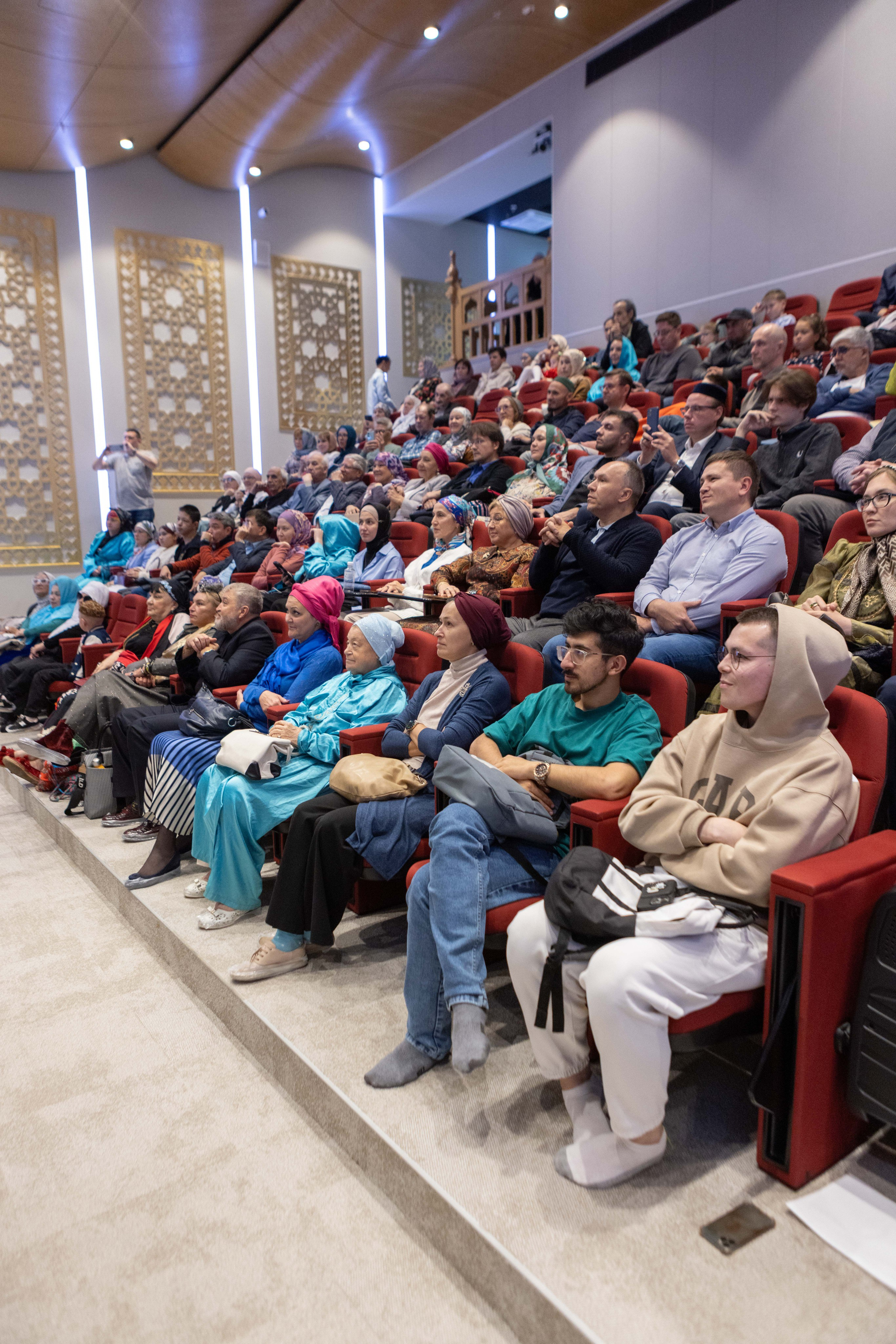 Репортаж с презентации книги — «Москва: город вязевый». Рекламный, предметный, репортажный, семейный фотограф и художник в Москве