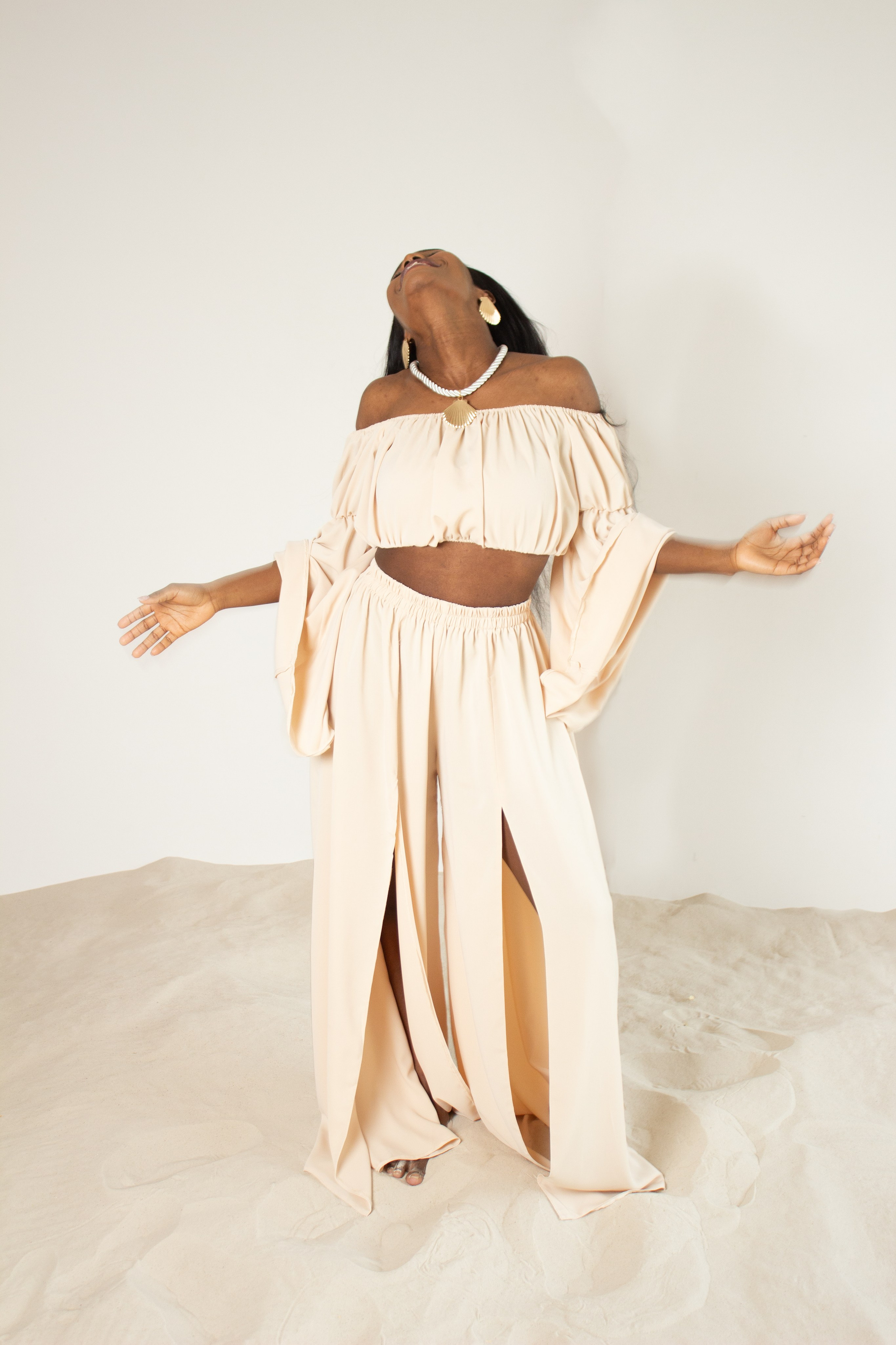 African style portrait, Morocco, studio photos, woman portrait, портрет девушки в фотостудии, студийная съемка, фотограф Соня с Земли, студийная фотосессия в Москве, женский портрет, портрет в студии с мягким светом, профессиональная студийная съемка, Марокко, африканский стиль, этно, этнический, этническая, бохо, ethno, ethnic, boho, Африка, Africa, professional studio photoshoot