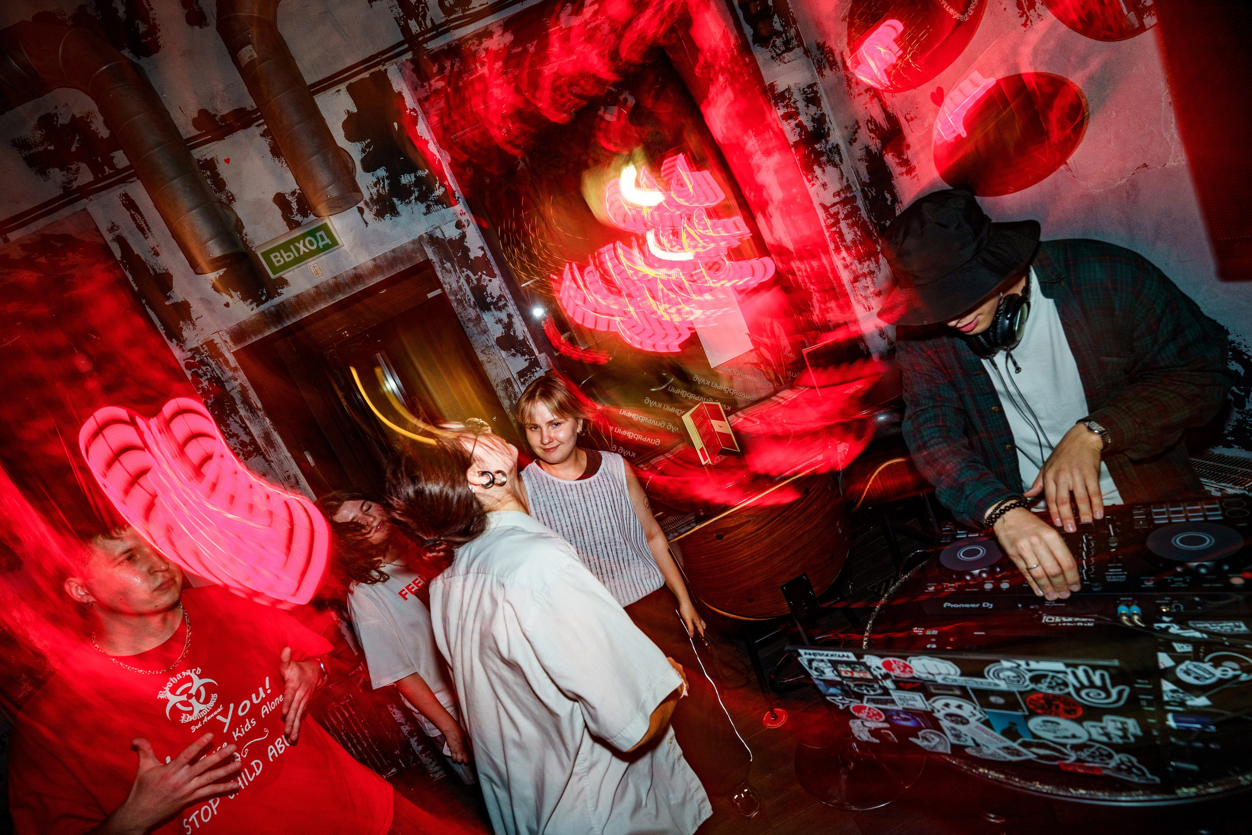 Бар разбитых сердец — 10/12 DJ's. Концертный и репортажный фотограф в Санкт-Петербурге Слава Пахомов