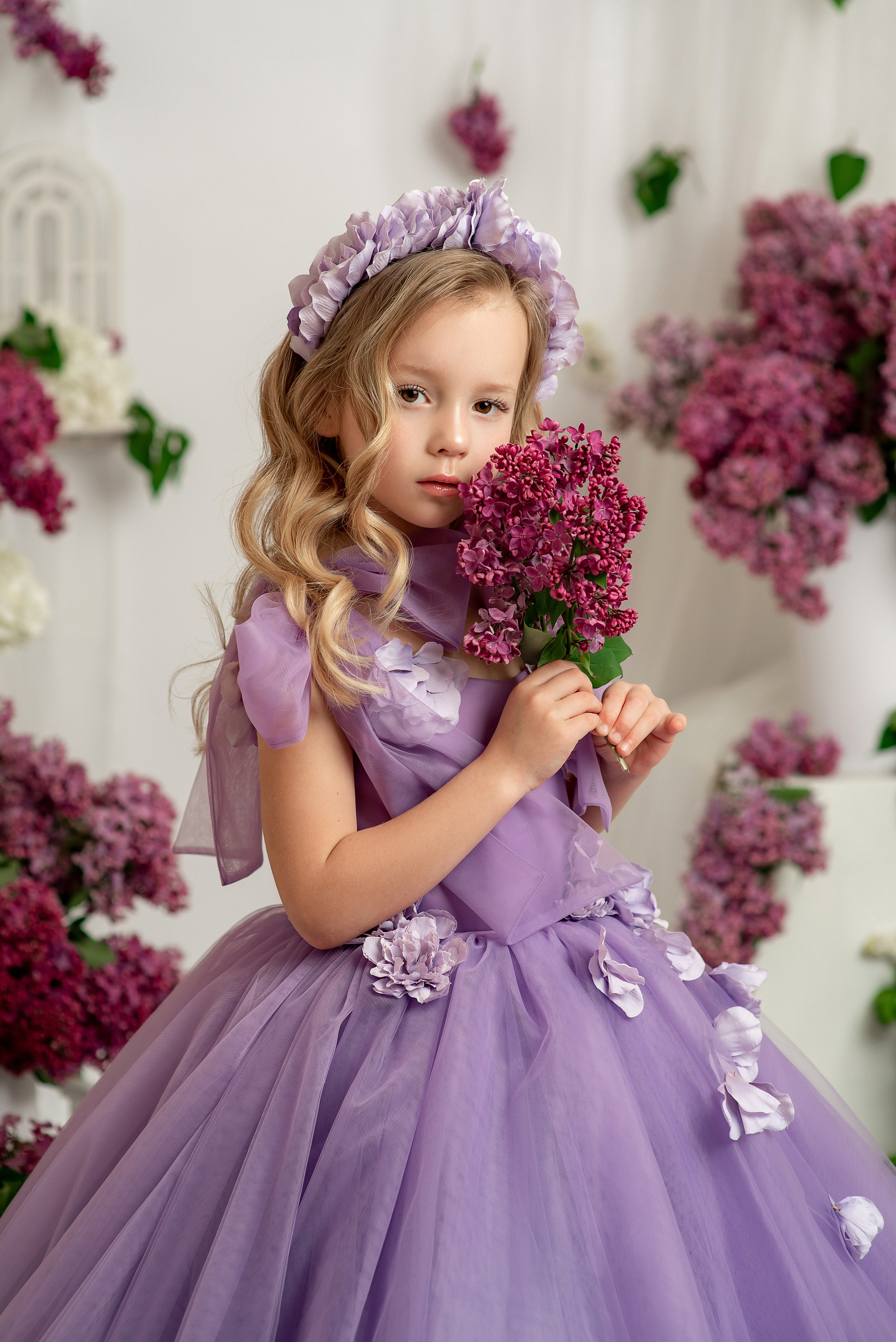 Полиночка в желтом и сиреневом платьях. Семейный и детский фотограф Наталья Горда