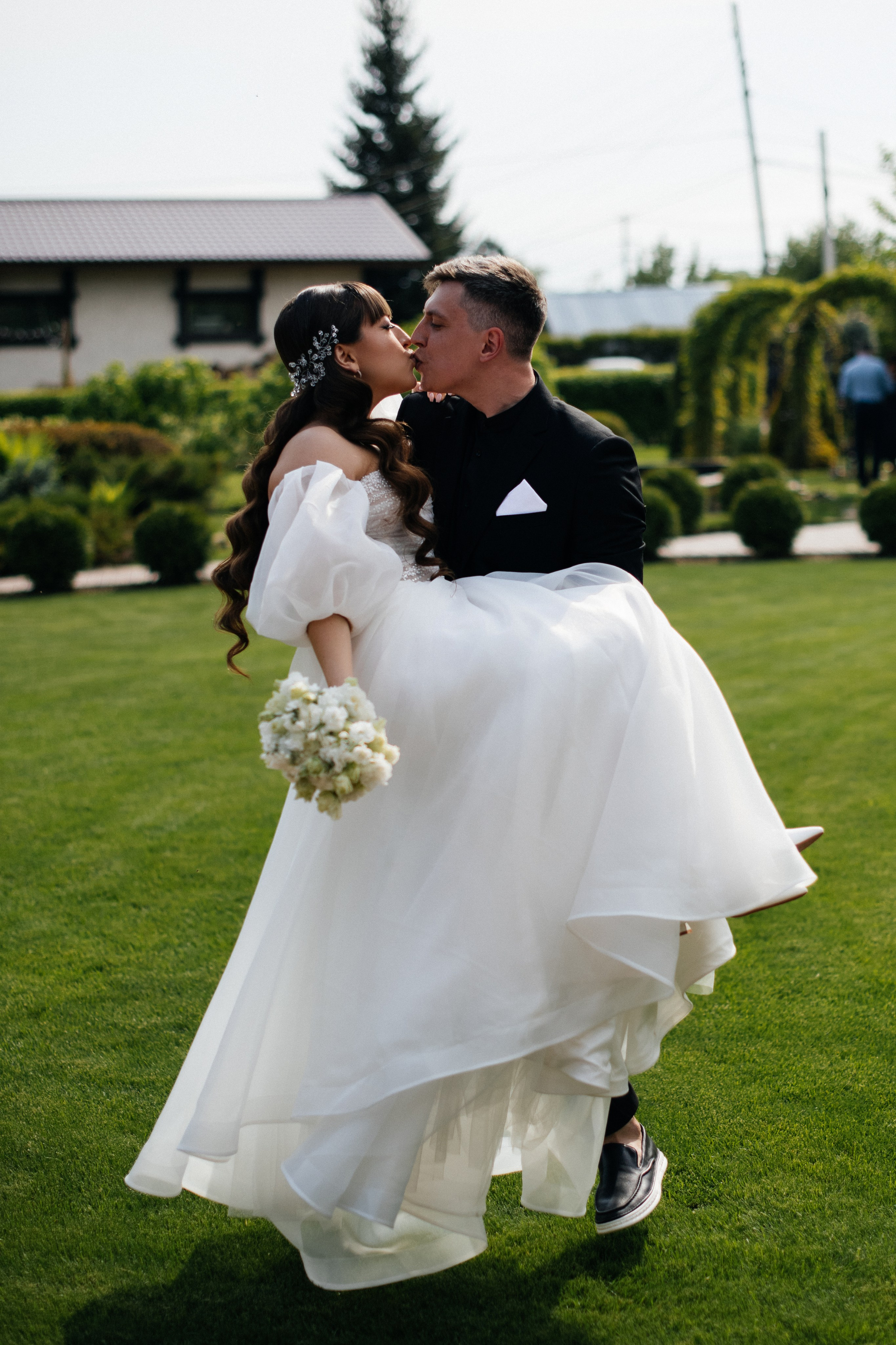 alt="Свадебная фотосессия в Барнауле. Свадебный фотограф Анна Глухова"