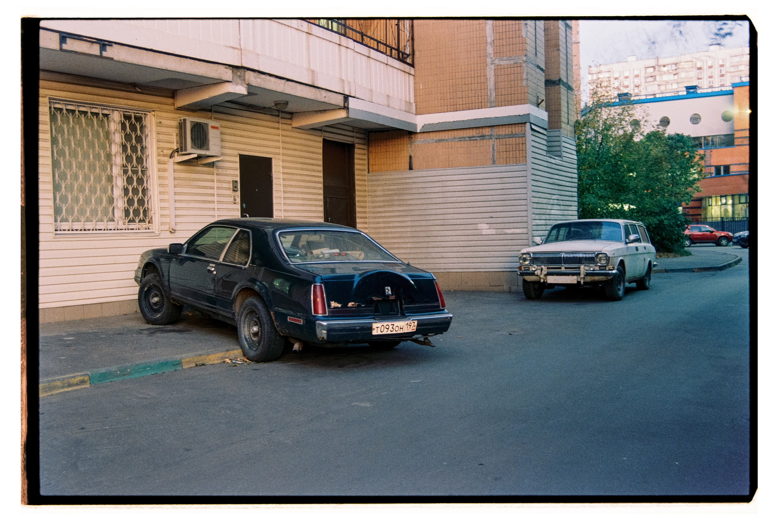 CARS. ANNA — PHOTOGRAPHER