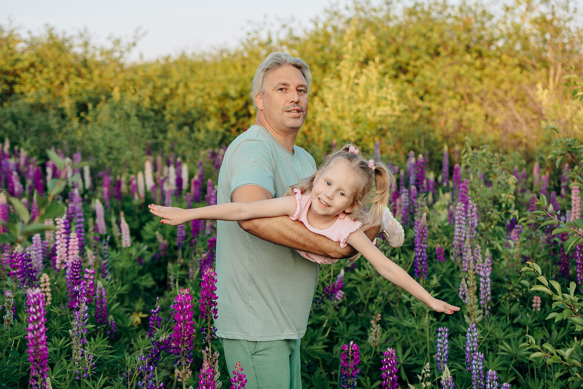 Прогулка в люпиновом поле. Семейный фотограф в Пензе Мария Левина