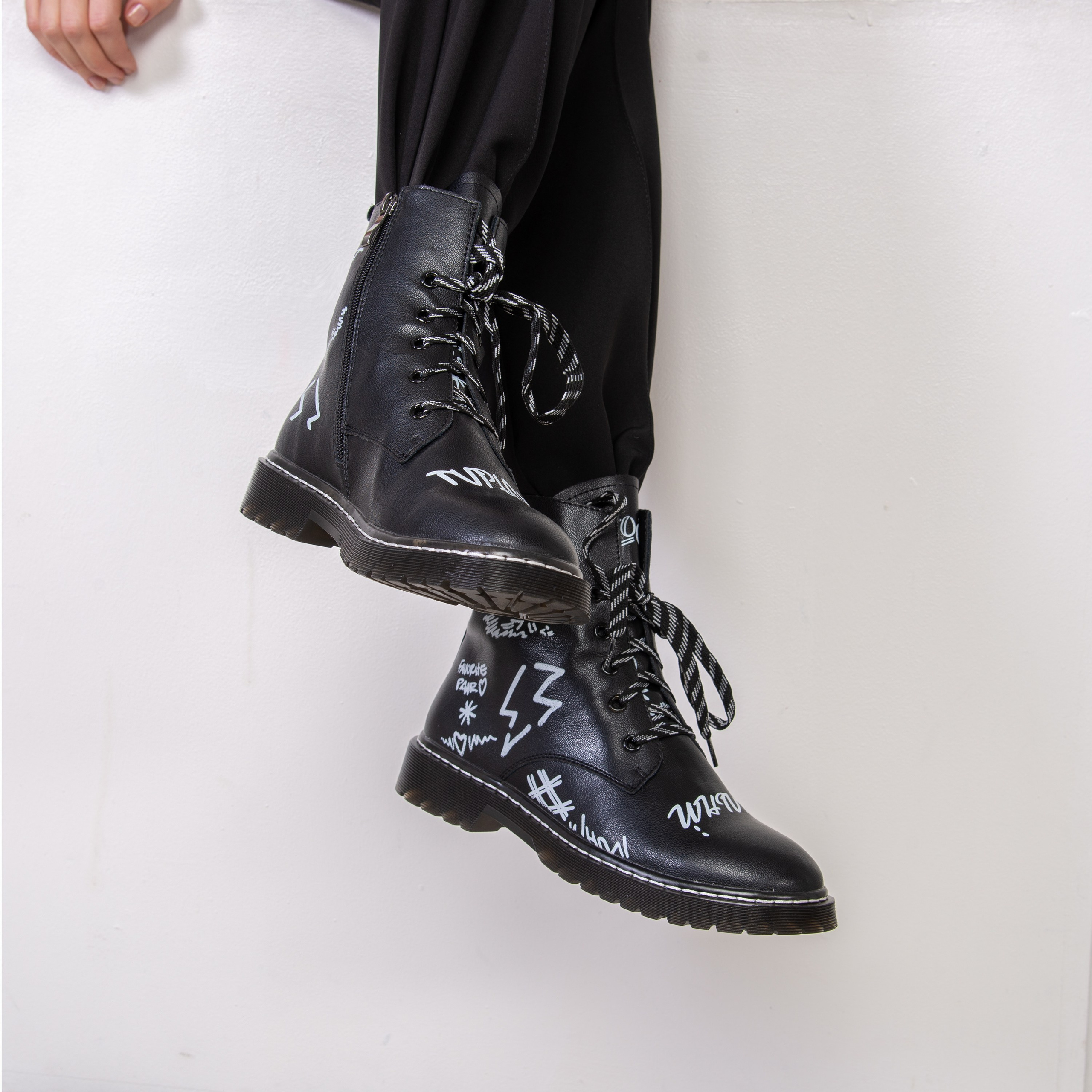 Съемка для бренда обуви. Фотограф Юлия Зимина