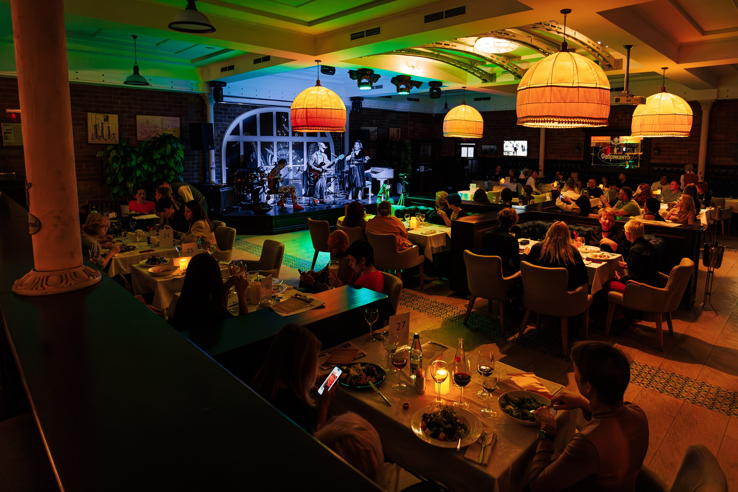 Джаз клуб «Скажите Jazz» Герман Мамаев, бэнд DC Quartet и специальный гость Анна Шакель_Фабрикантъ_Симферополь_26.01.2025. Аминов Руслан | Фотограф