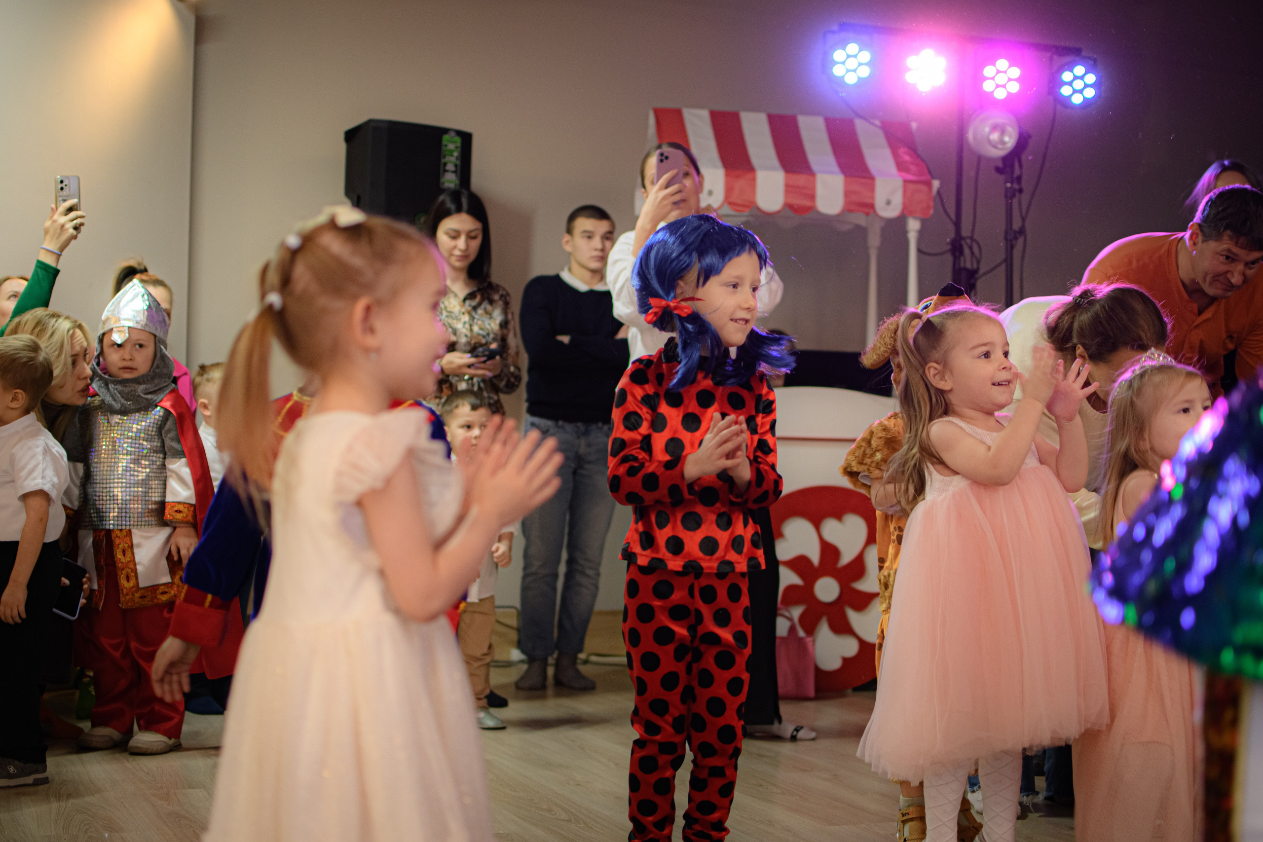 HAPPY NEW YEAR. Photokarish