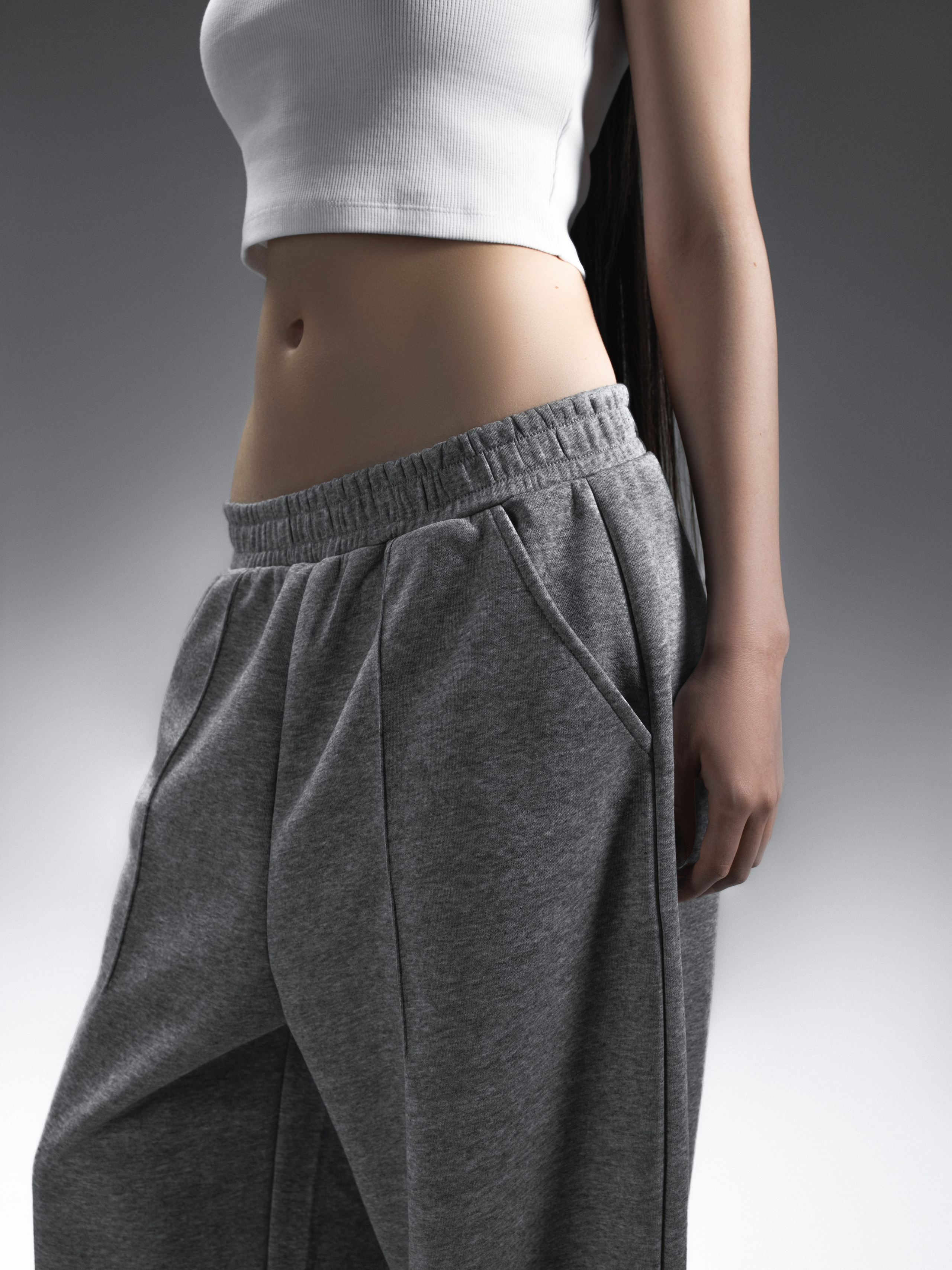 КАТАЛОГ | серый фон. RUNA production — стильные съемки для брендов