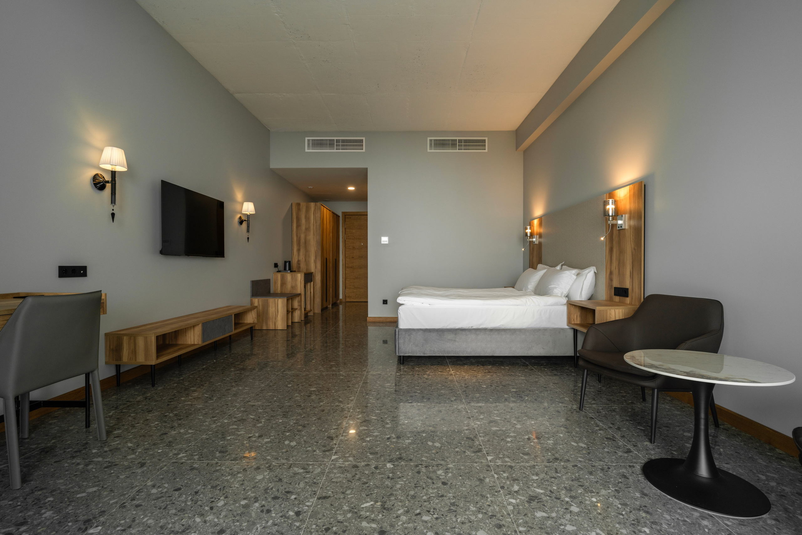 Отель Юпшара. Главная