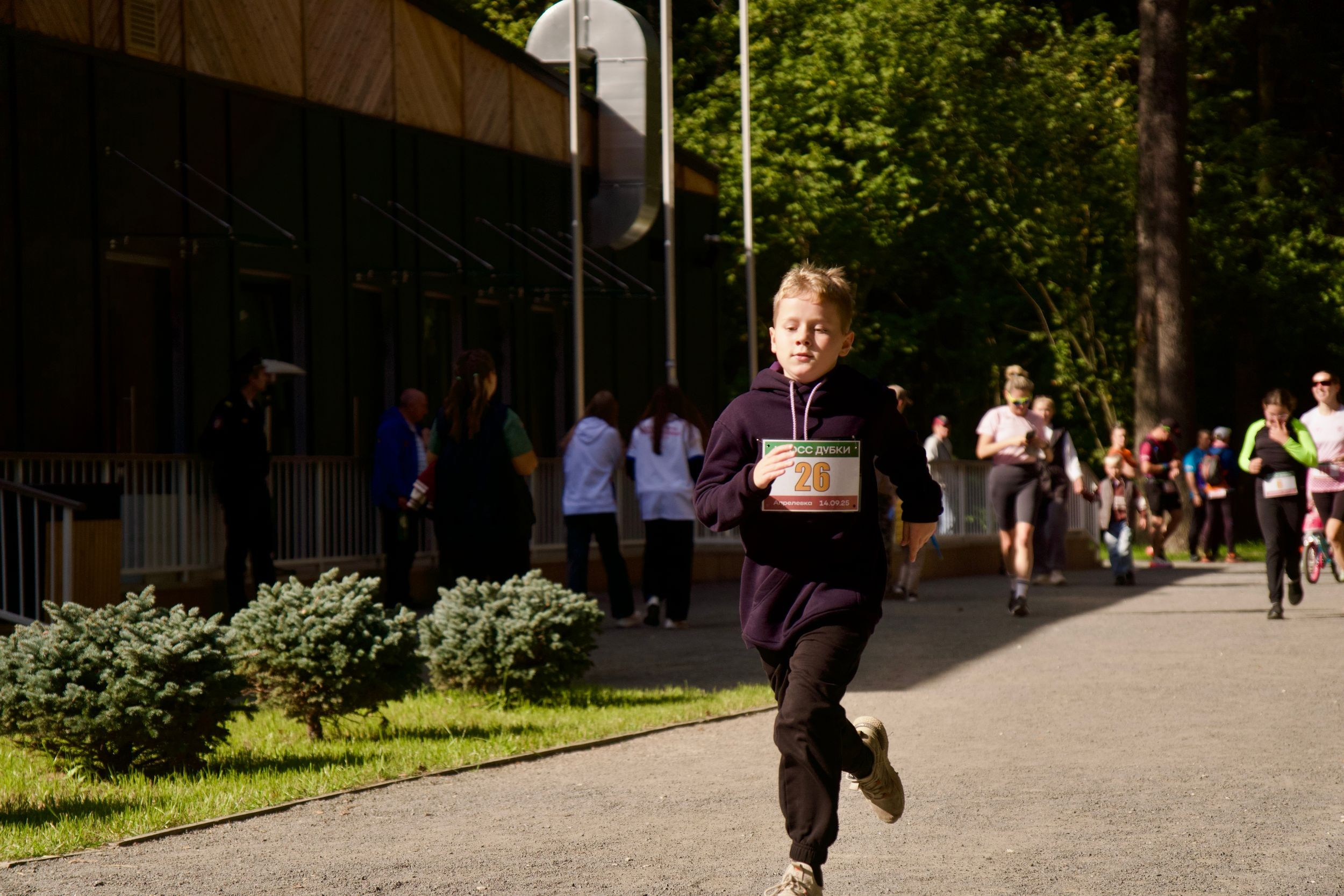 Забег в парке «Дубки». Кафе «БЕЛКА НАШЕПТАЛА». Ну оооочень концептуальное кафе