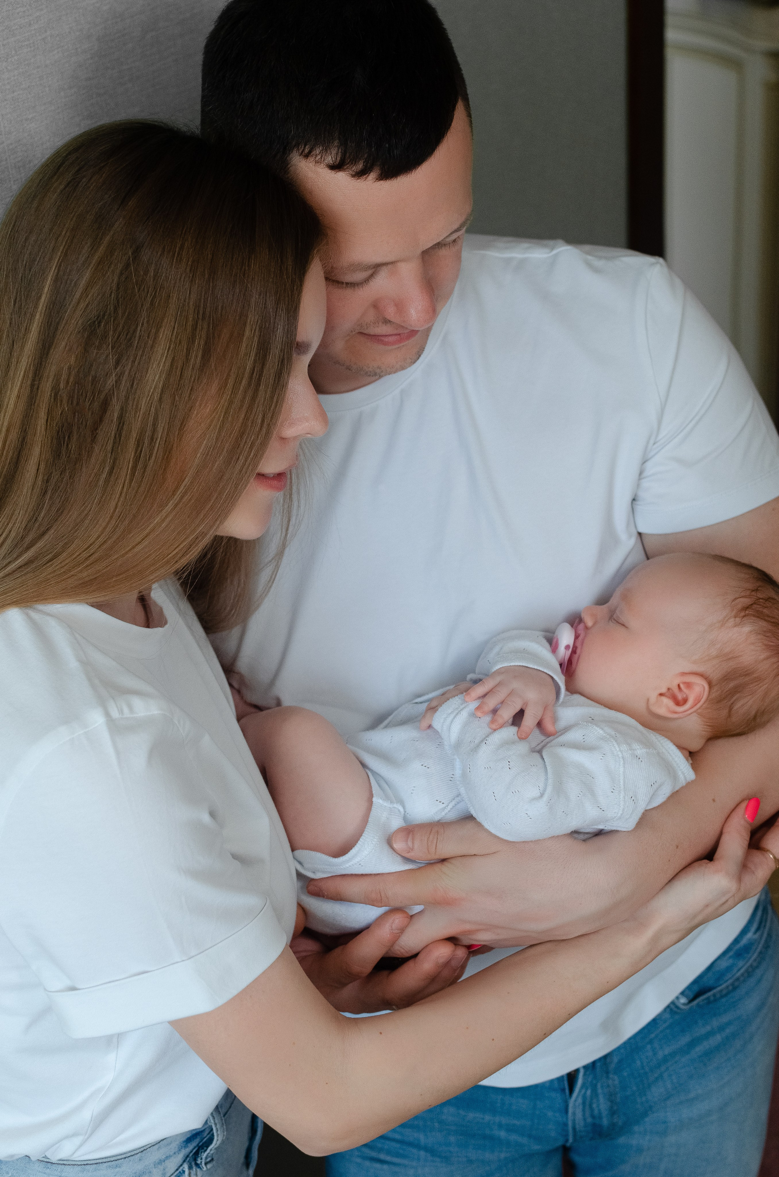 Маленькая Машенька. Семейный фотограф на выписку из роддома и крещение Минск Настя Гришук