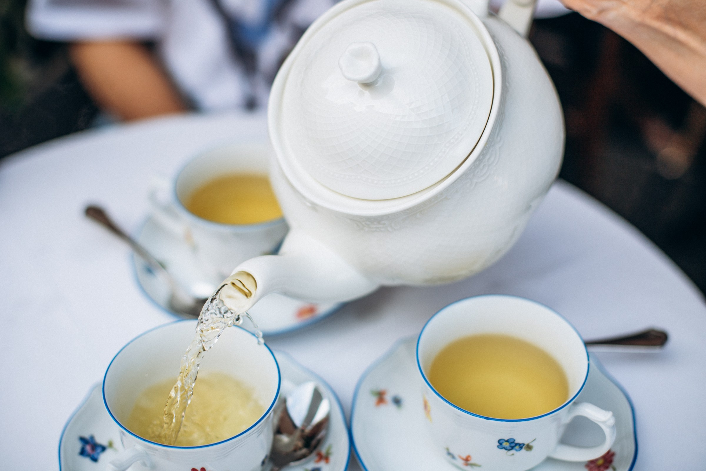 Саша, Ульяна и Настя в июне. Фотопрогулка в Петербурге. Индивидуальный и семейный фотограф в Санкт-Петербурге