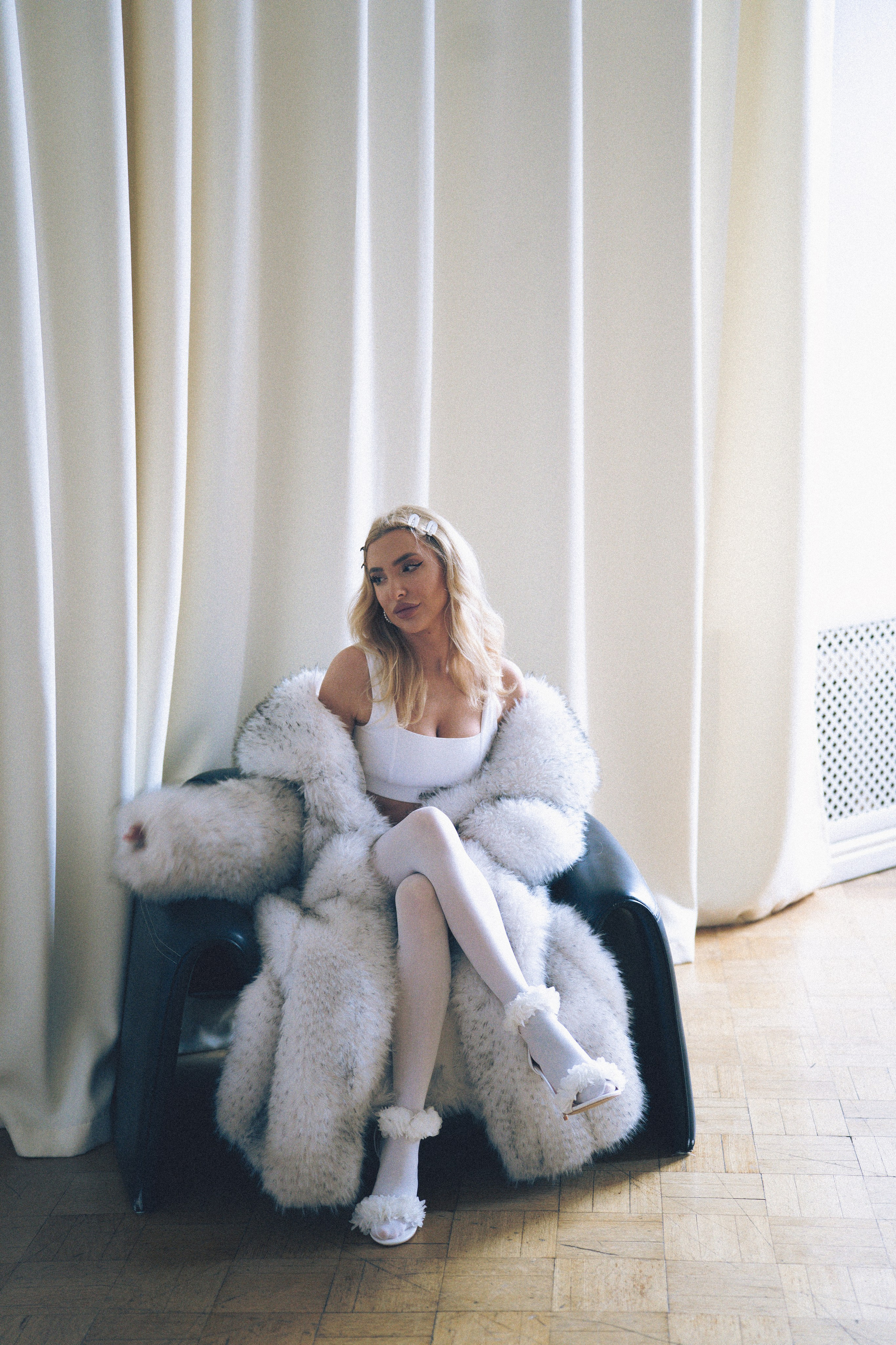 МИНИМАЛИЗМ В СТУДИИ НА ЧЕРНЫШЕВСКОЙ В СТУДИИ С БАЛКОНОМ. Профессиональный фотограф, Санкт-Петербург — Виктория Богомолова