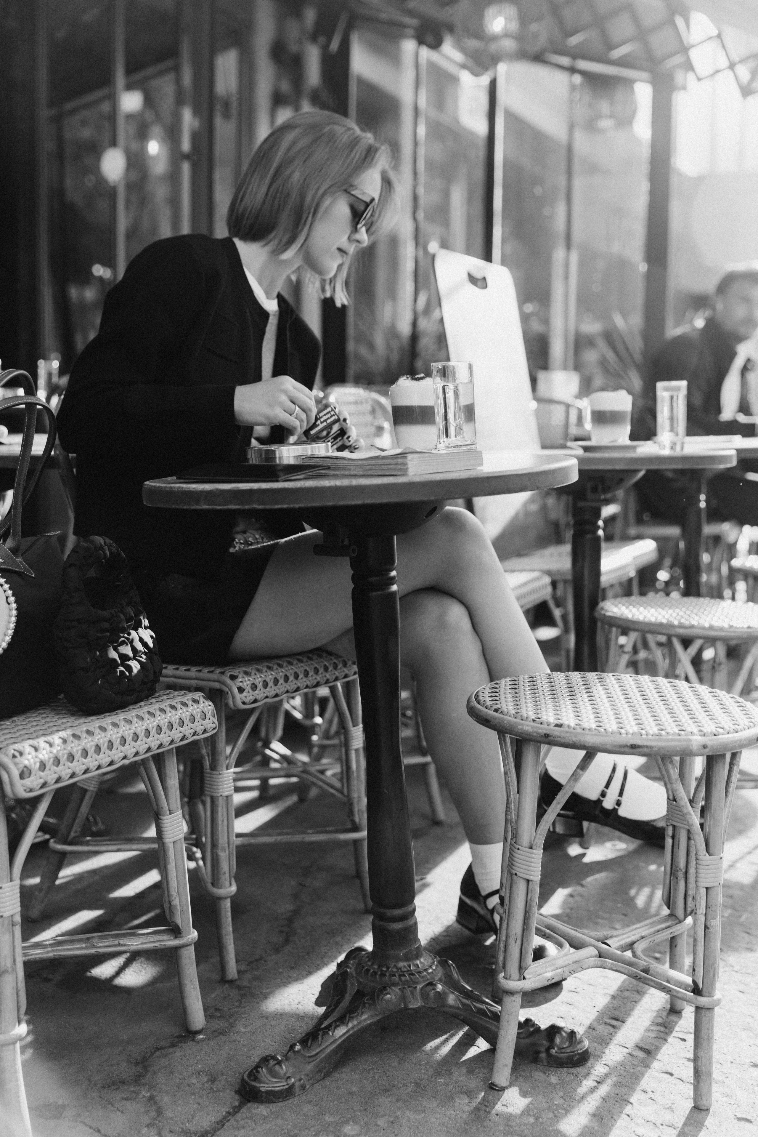 September sun. Photographer in Paris