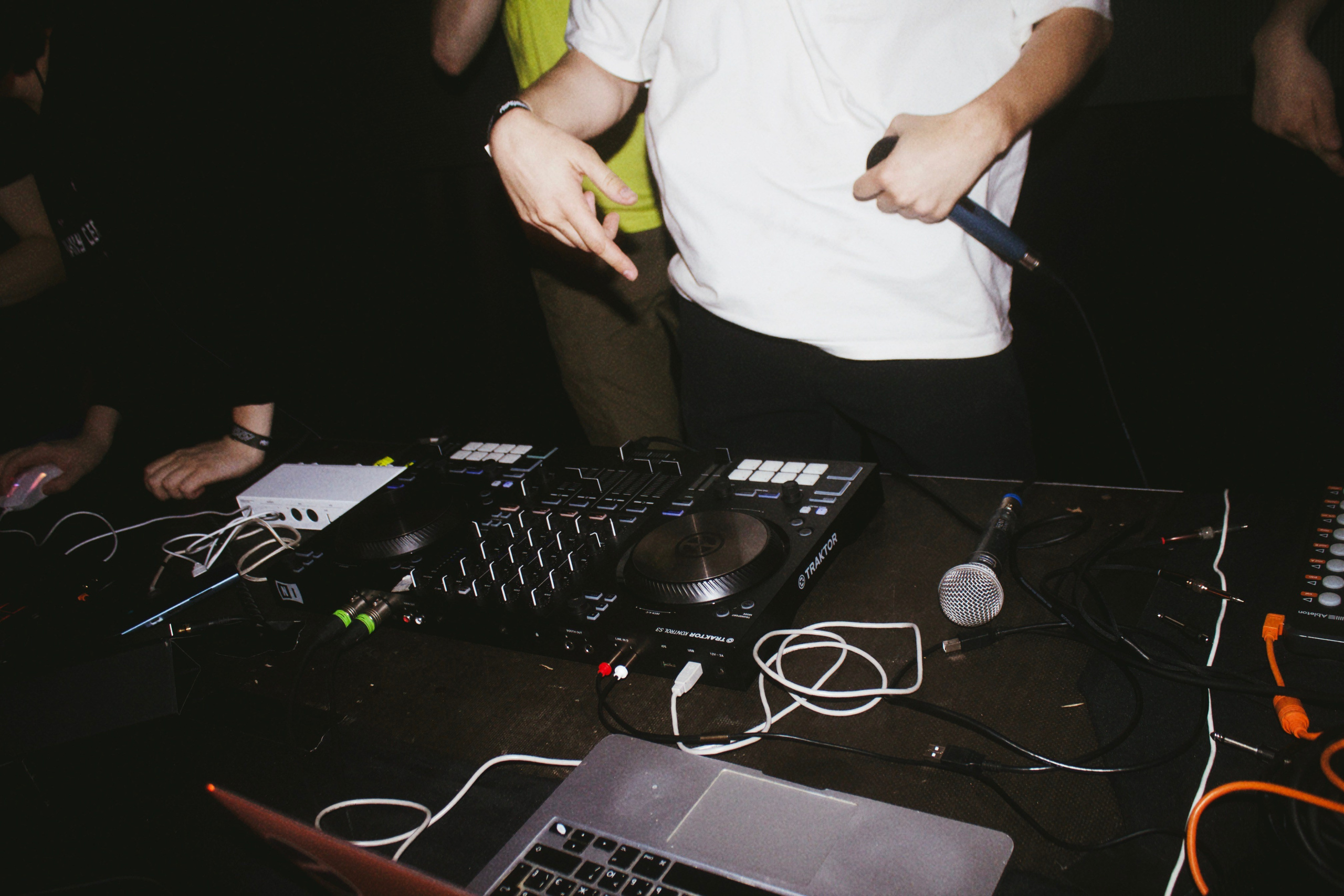 Фестиваль MASHUPBLE4. Концертный и портретный фотограф в Москве Соня Спросонья