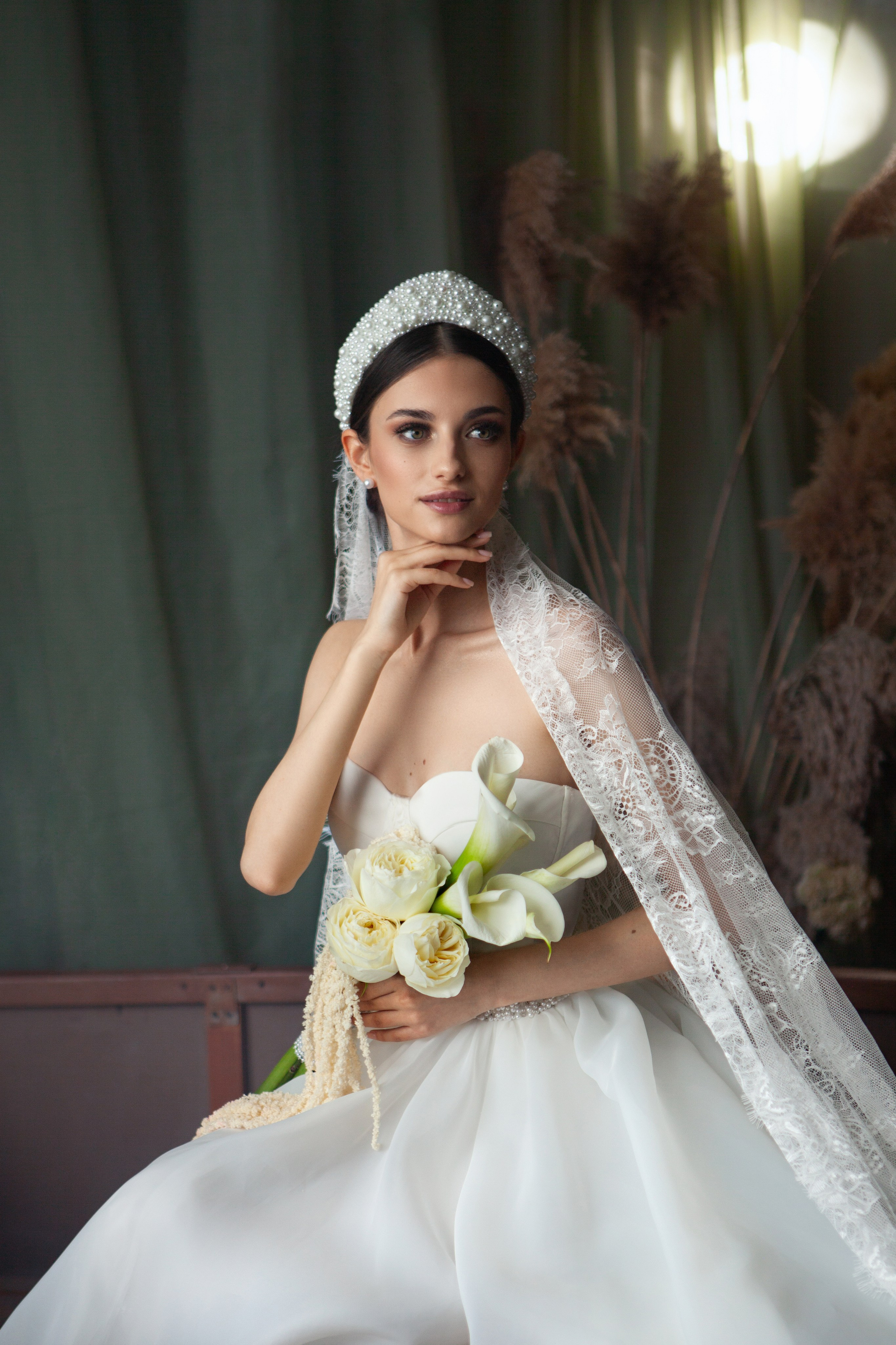 Серия свадебных фотографий жениха и невесты в студии Ставрополя. Фотограф Ставрополь Пятигорск Елизавета Дарина