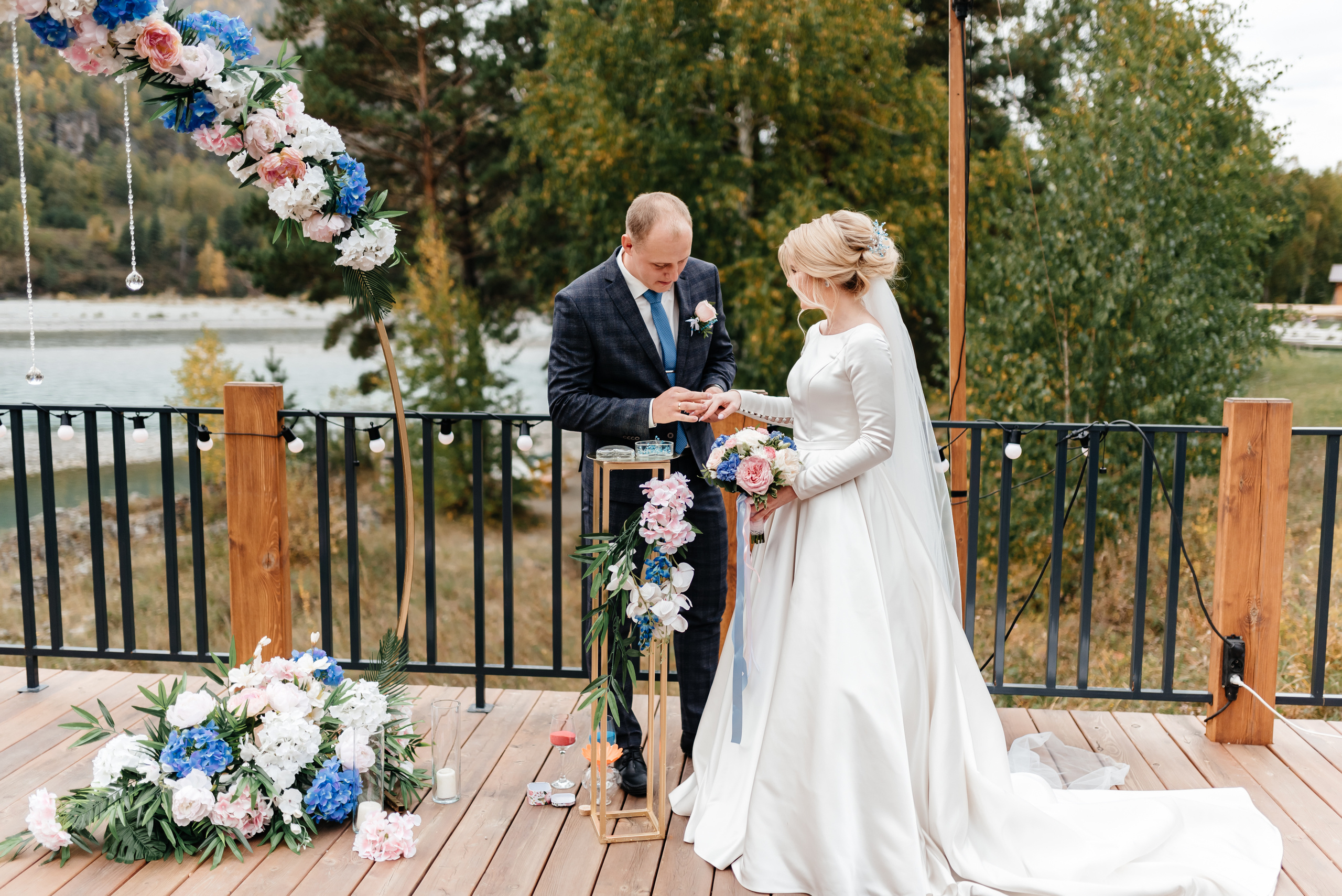 Иван и Юлия. Свадебная  съемка на Алтае