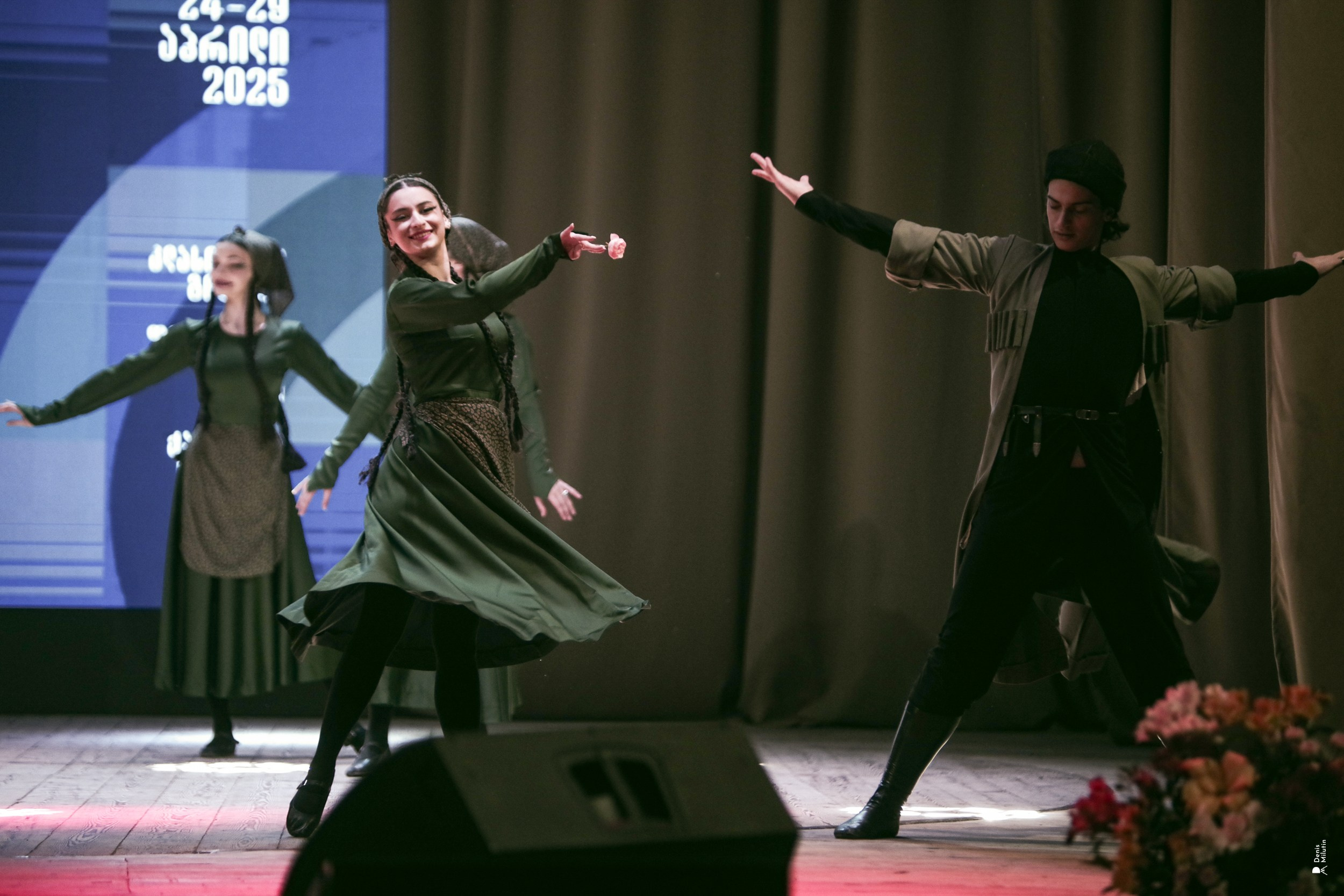 Танцы в Хоби. Портретный фотограф Денис Милютин