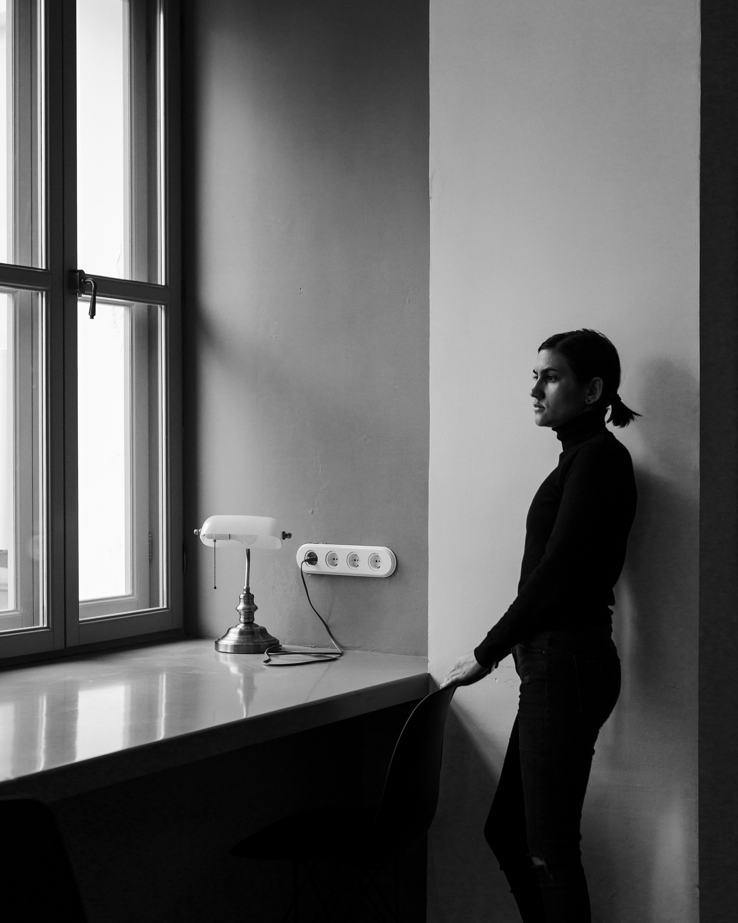 Черно белая фотосессия девушки на улице. Портретный фотограф в Москве и Нижнем Новгороде - Андрей Репин