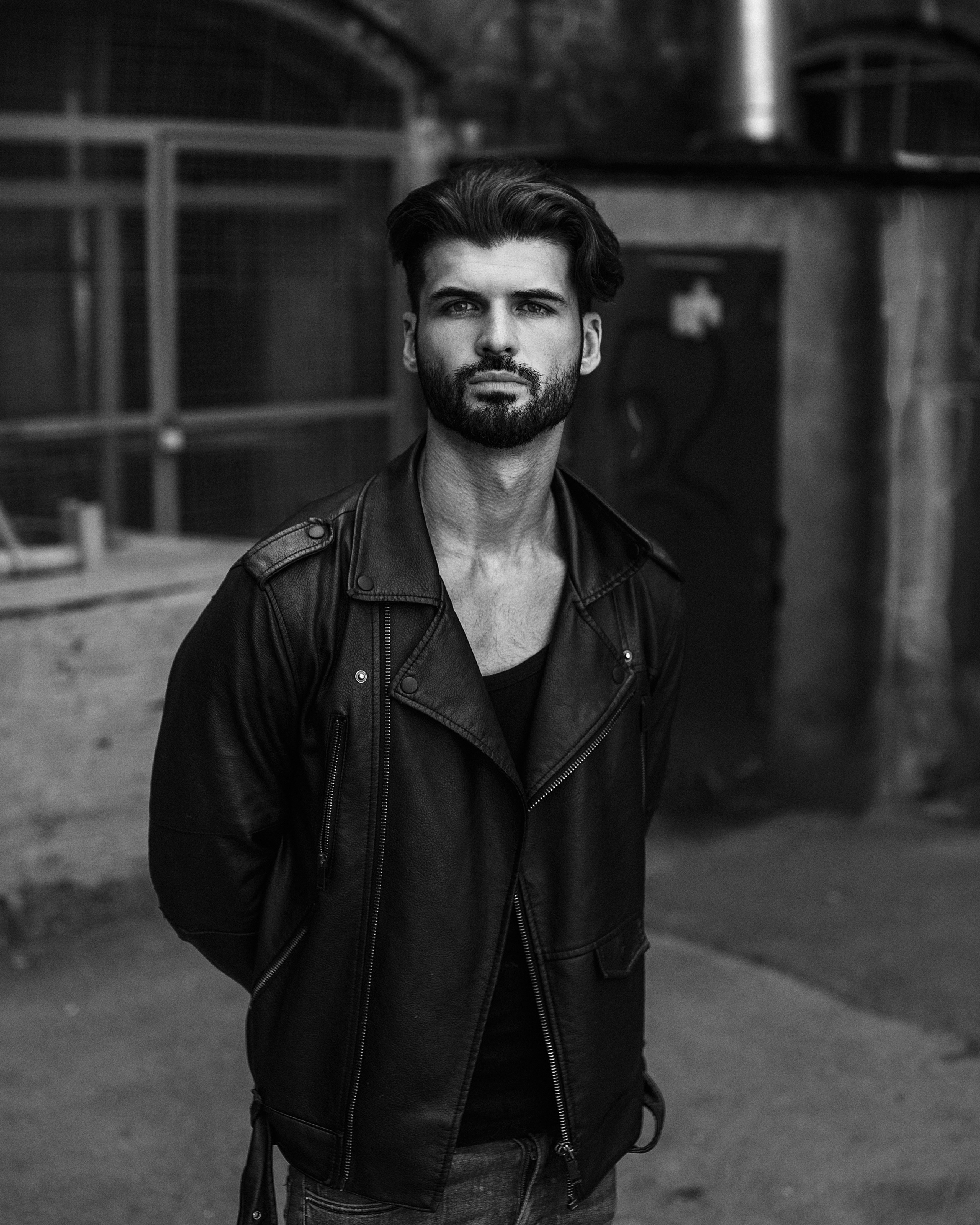 ЧБ фотосессия парня в Нижнем Новгороде. Портретный фотограф в Москве и Нижнем Новгороде - Андрей Репин