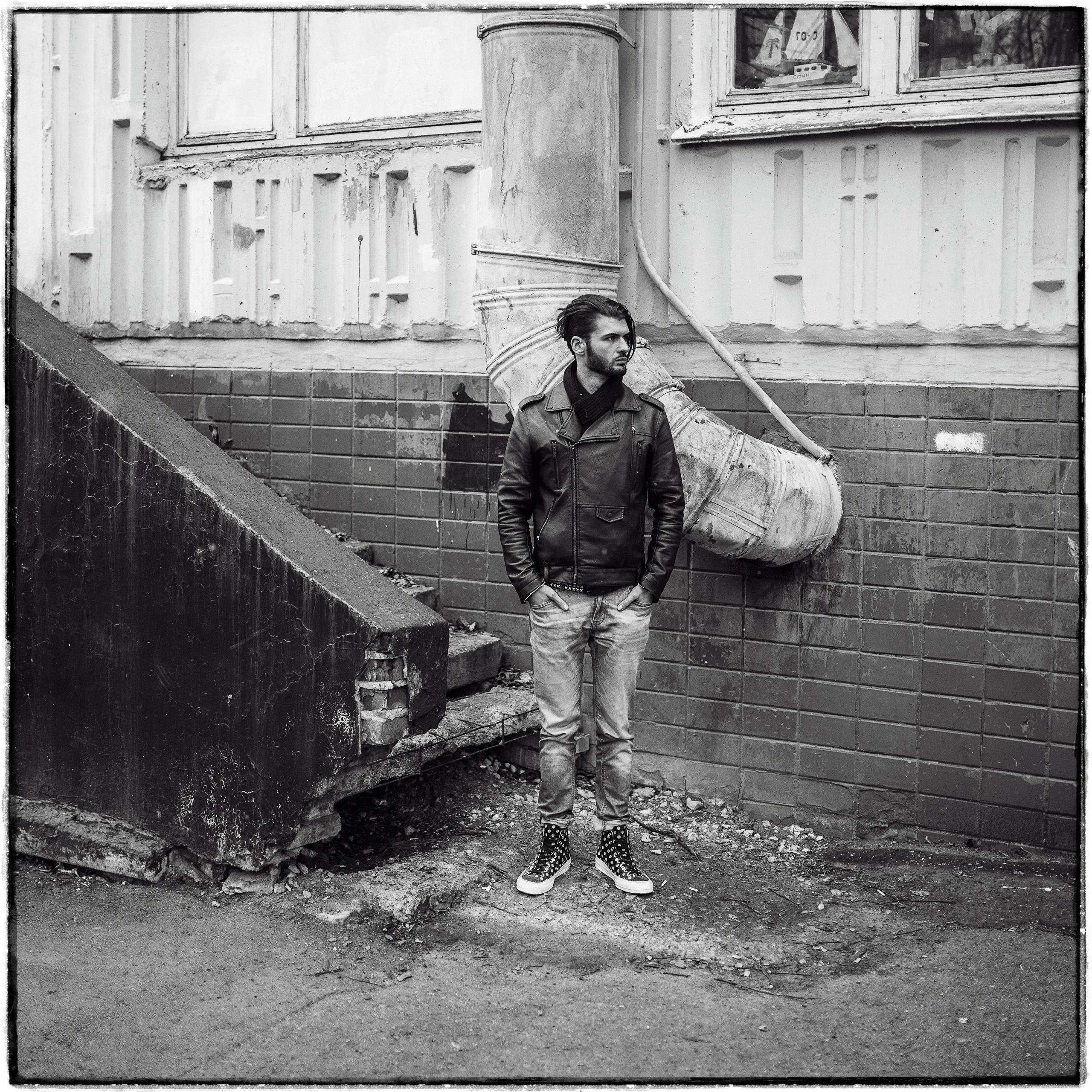 ЧБ фотосессия парня в Нижнем Новгороде. Портретный фотограф в Москве и Нижнем Новгороде - Андрей Репин