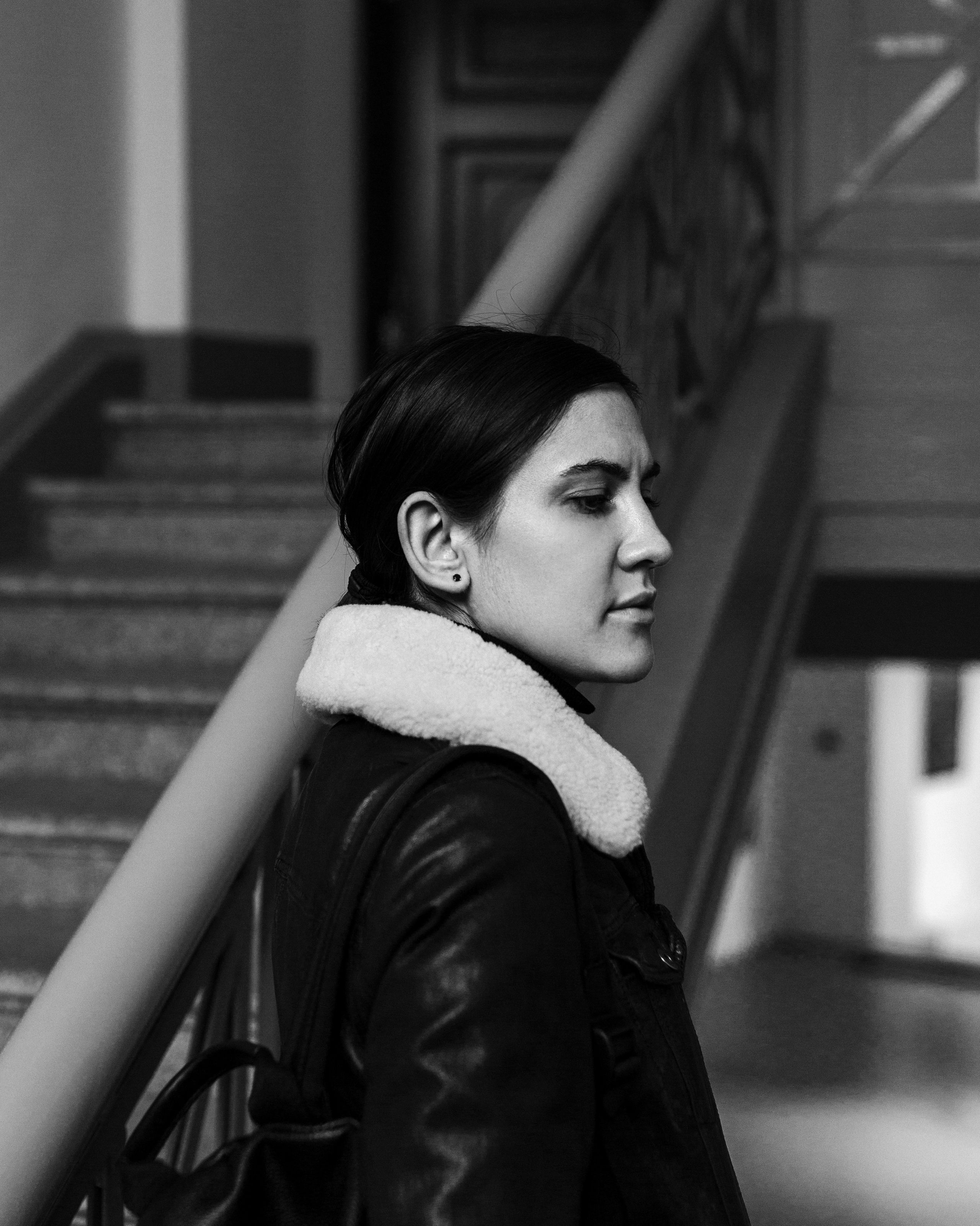 Черно белая фотосессия девушки на улице. Портретный фотограф в Москве и Нижнем Новгороде - Андрей Репин