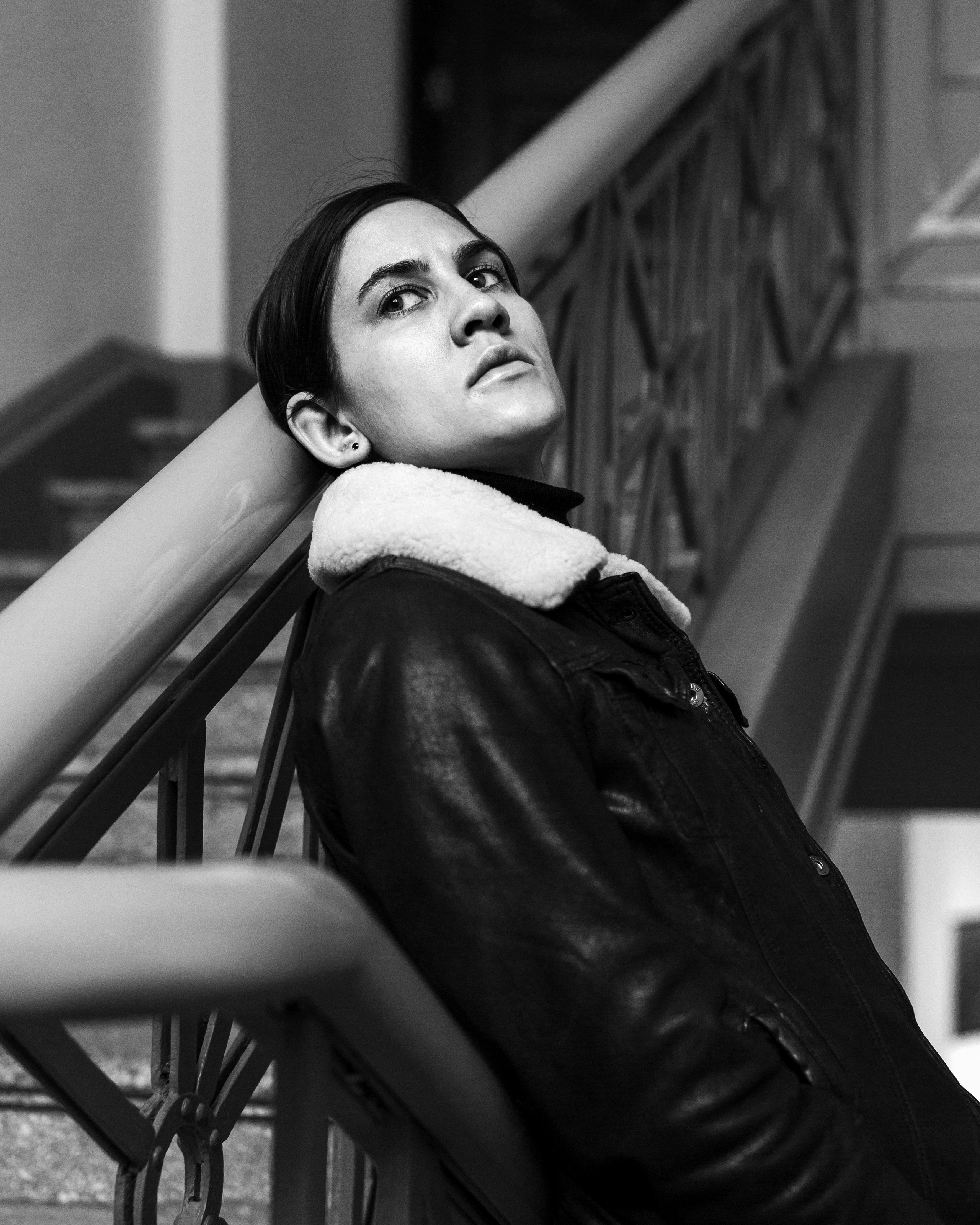 Черно белая фотосессия девушки на улице. Портретный фотограф в Москве и Нижнем Новгороде - Андрей Репин