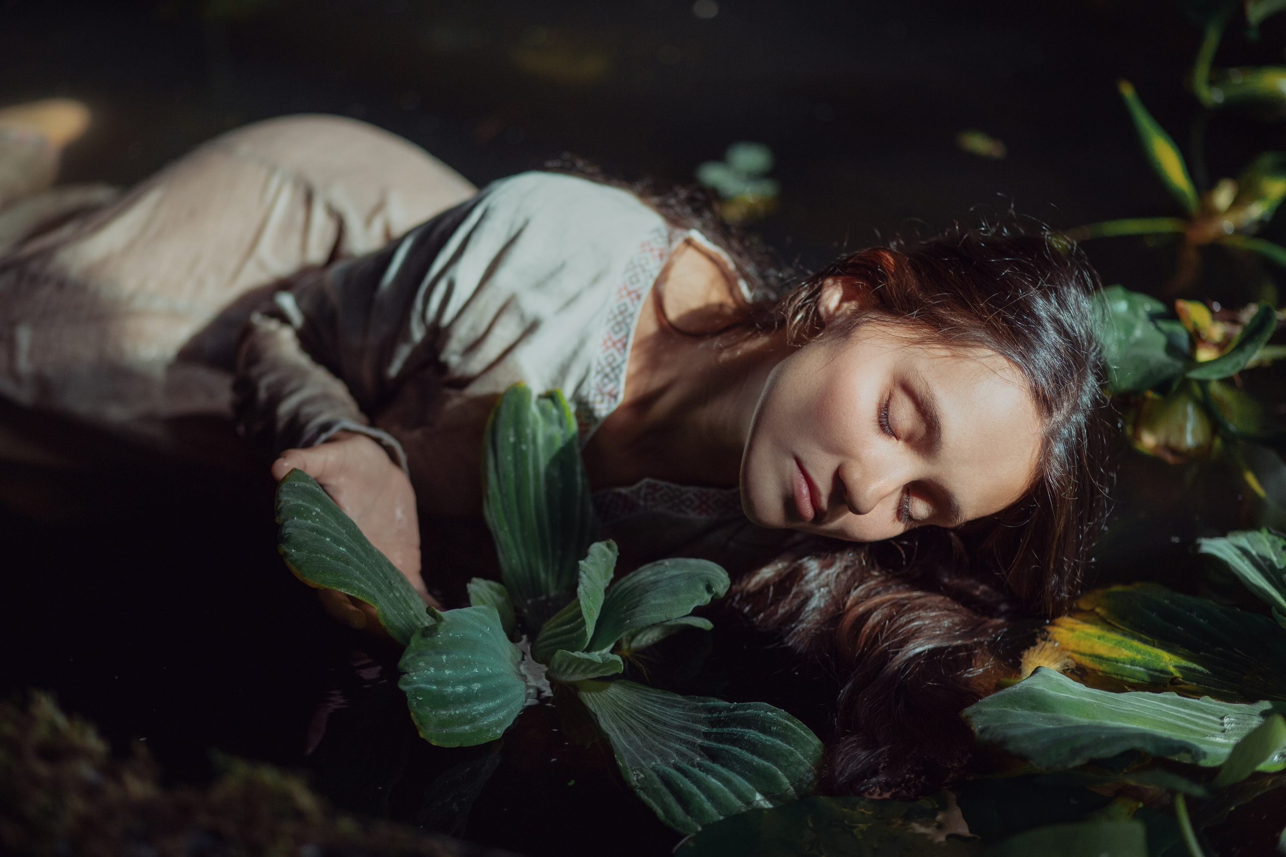 Татьяна в кувшинках. Фотограф в Новосибирске Краснова Евгения